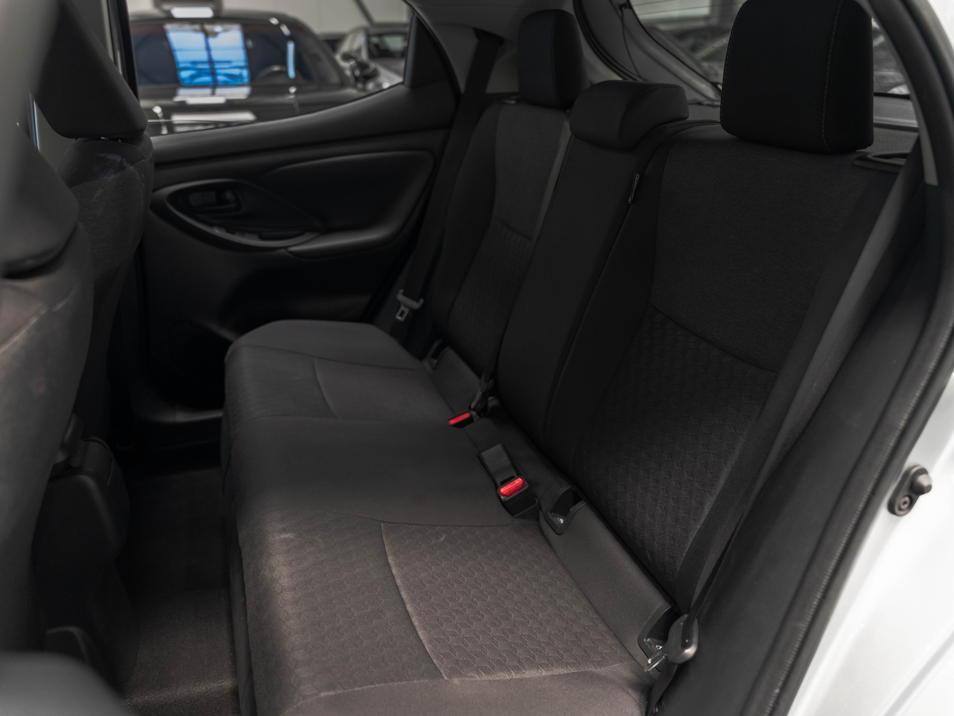 TOYOTA Yaris 1.5 Comfort e-CVT-image-10
