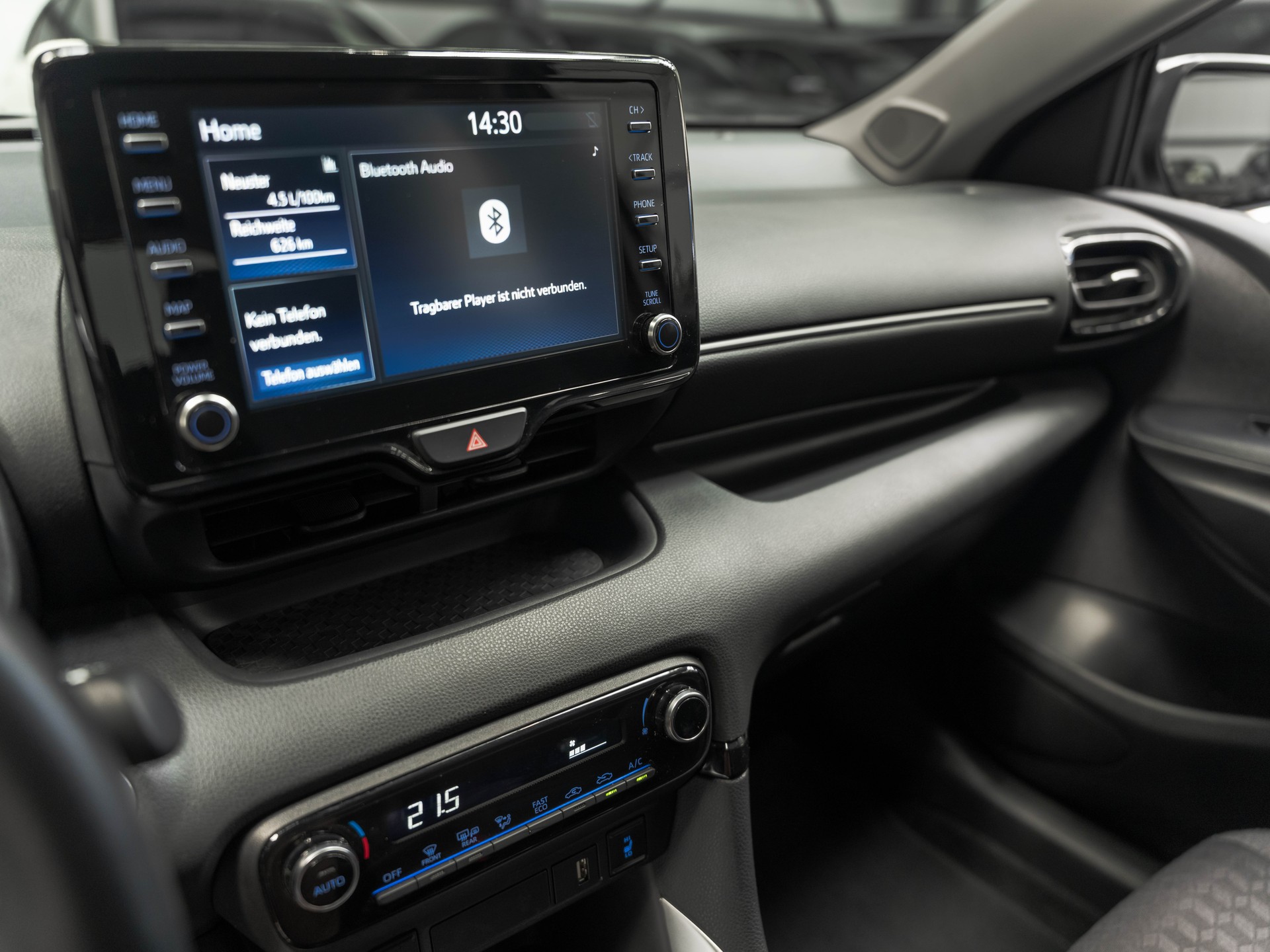 TOYOTA Yaris 1.5 Comfort e-CVT-image-29