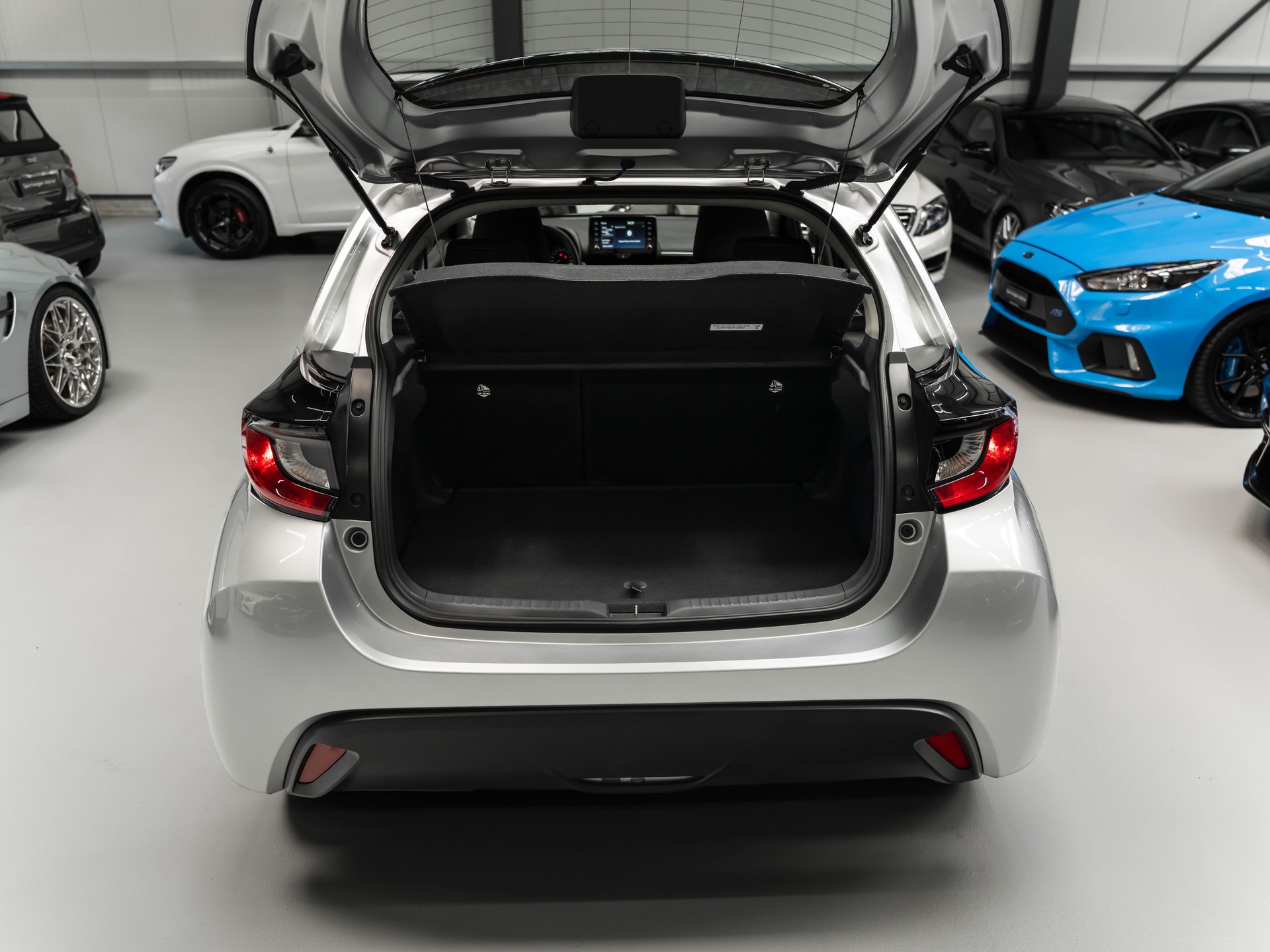 TOYOTA Yaris 1.5 Comfort e-CVT-image-30