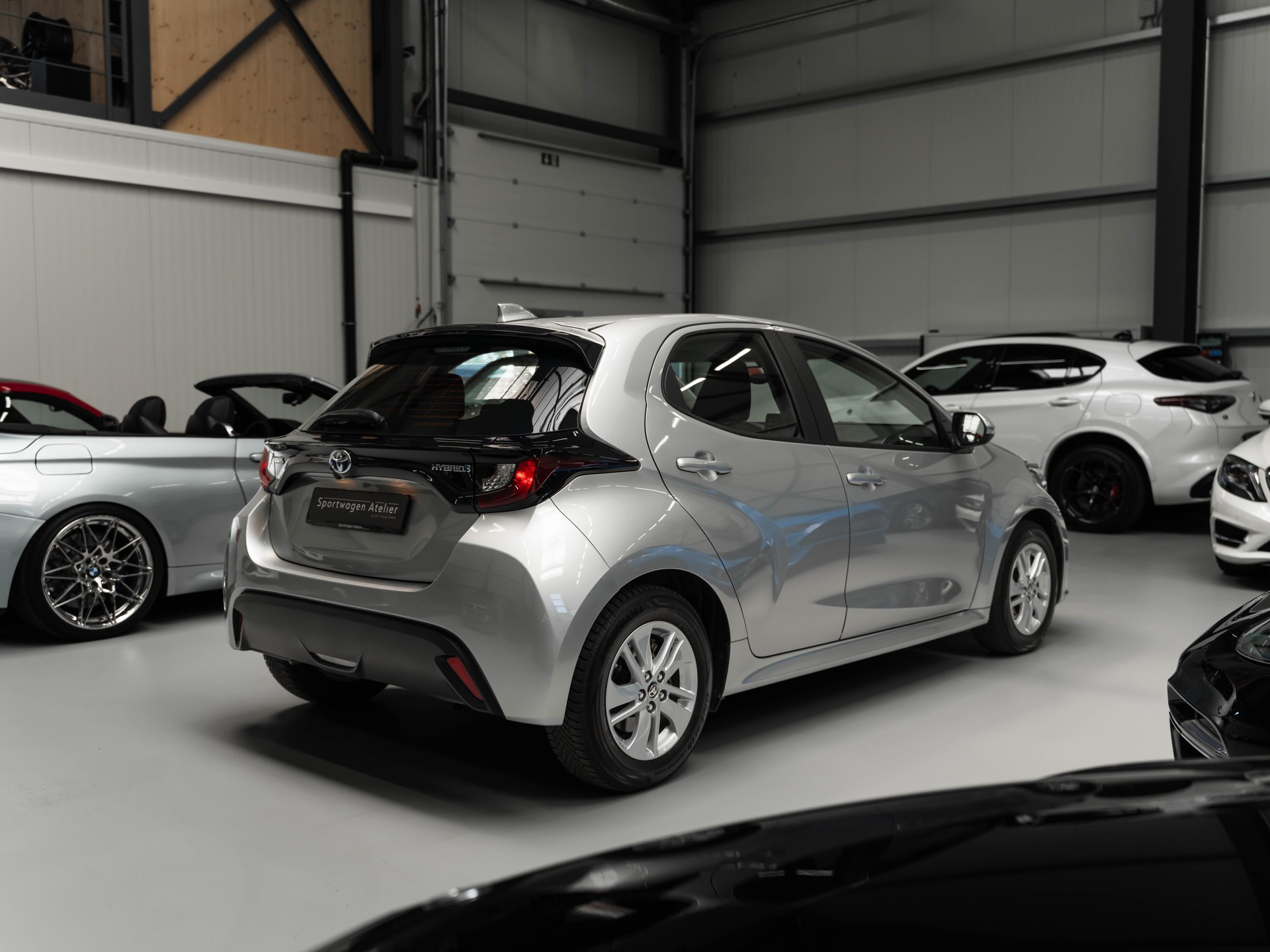 TOYOTA Yaris 1.5 Comfort e-CVT-image-3