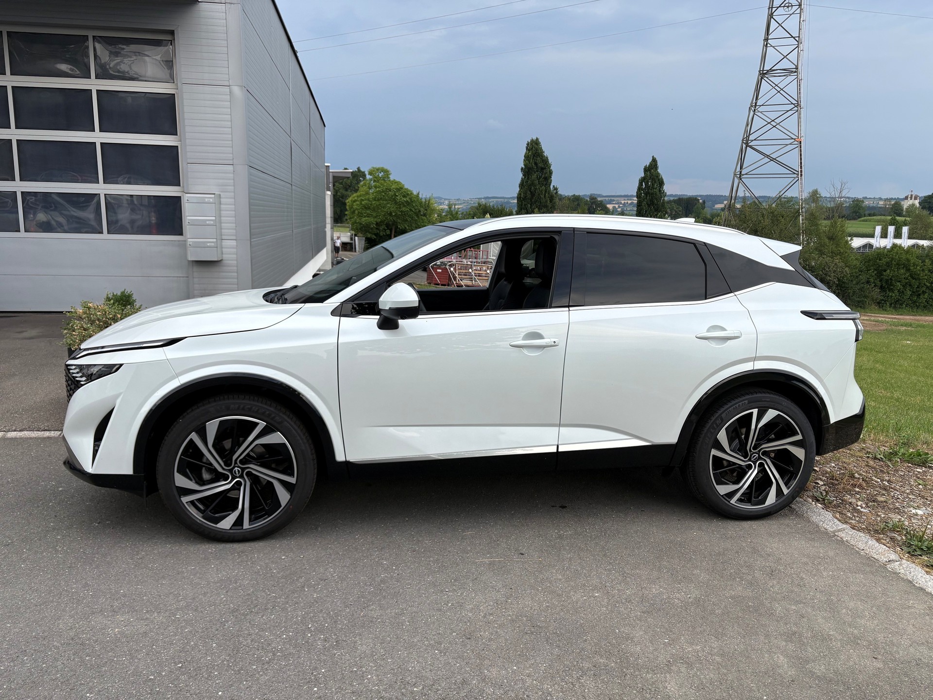 NISSAN Qashqai 1.3 DIG-T MHEV Tekna+ Xtronic 4x4-image-1