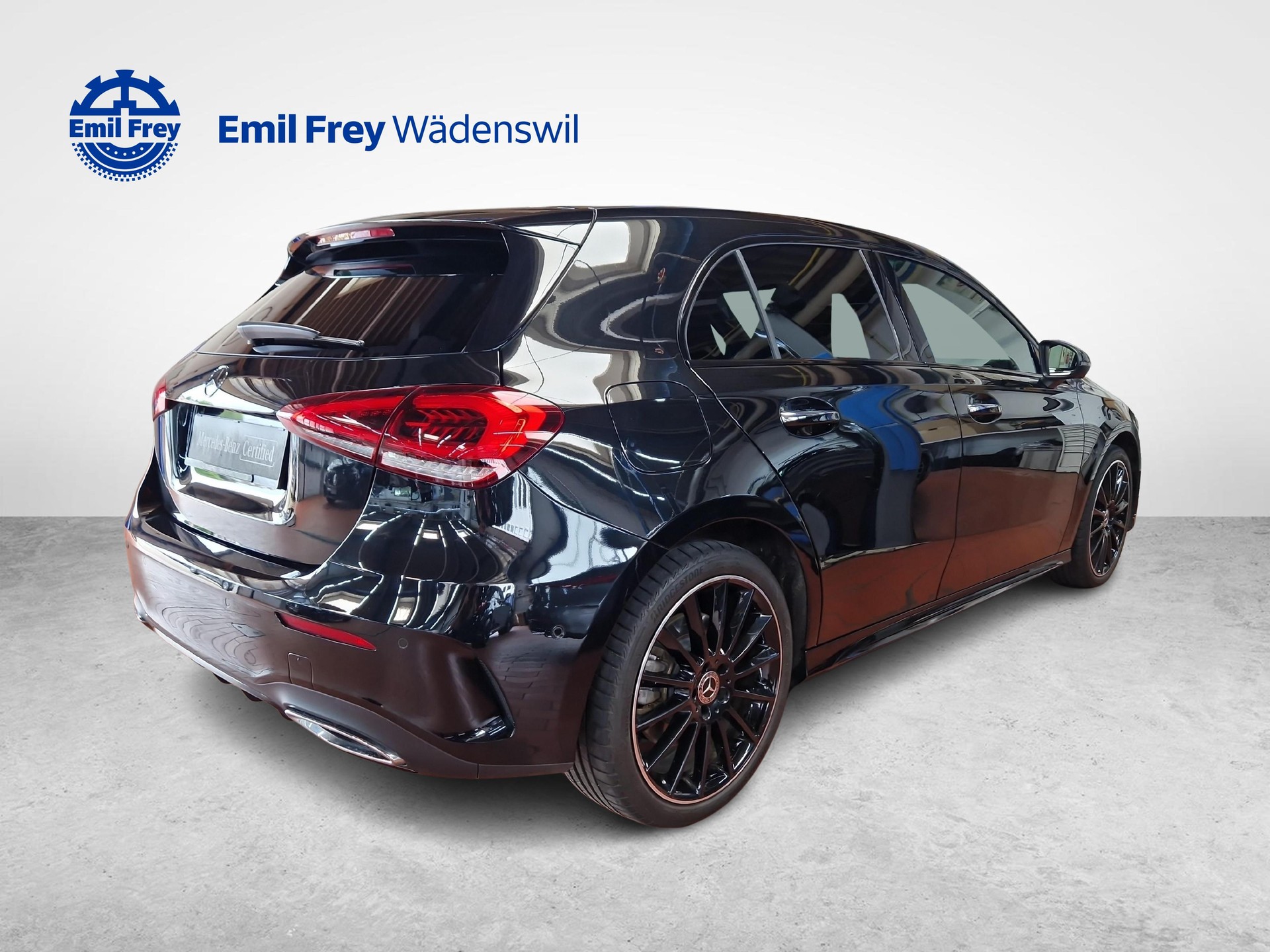 MERCEDES-BENZ A 250 e AMG Line-image-3
