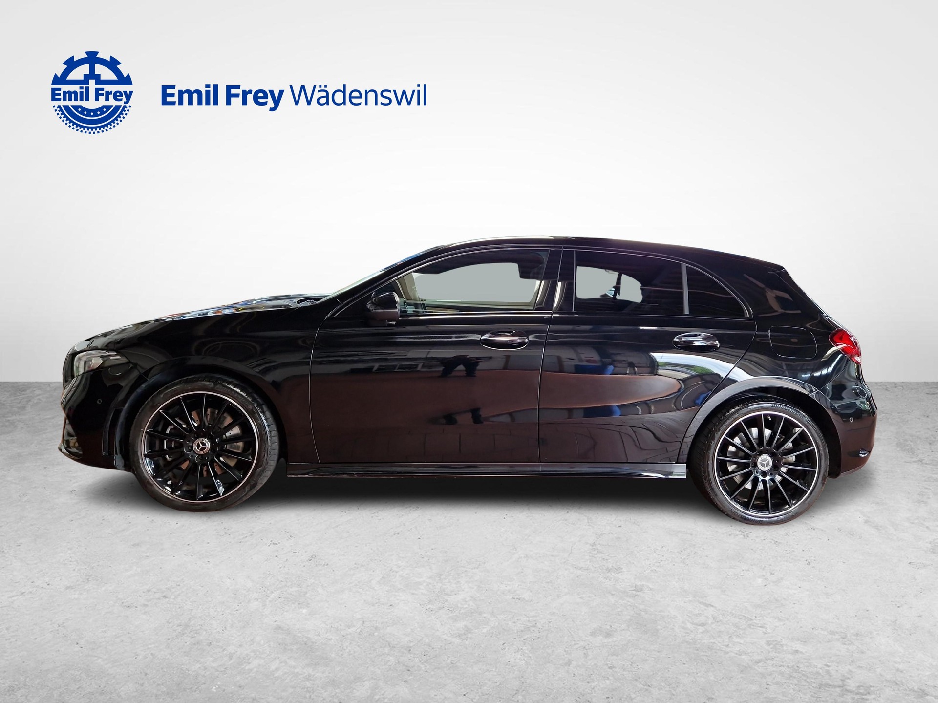 MERCEDES-BENZ A 250 e AMG Line-image-1