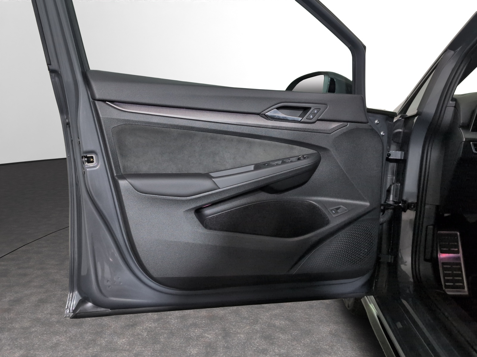 VW Golf Variant 2.0 TSI R-Line DSG 4 Motion-image-13