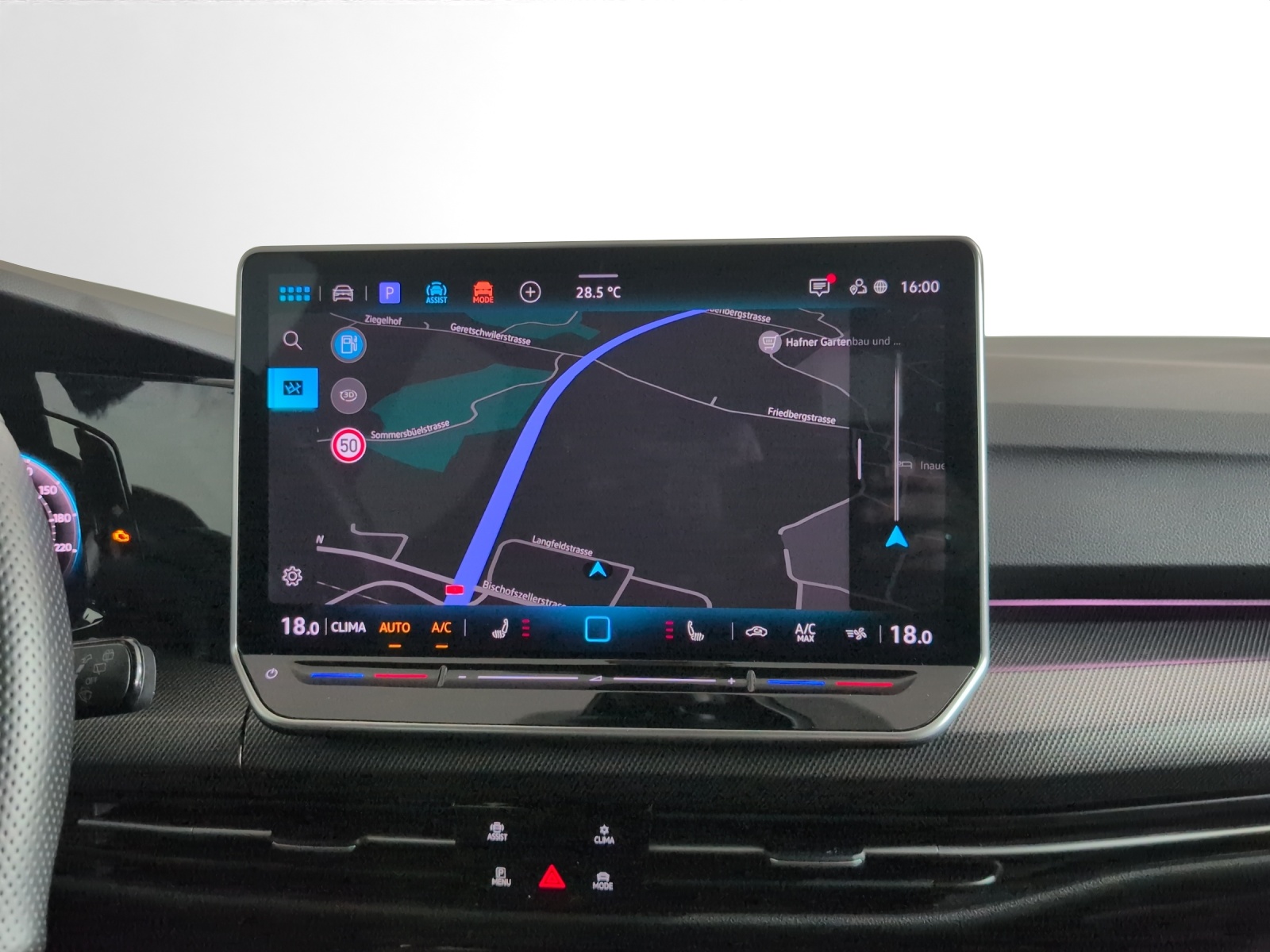 VW Golf Variant 2.0 TSI R-Line DSG 4 Motion-image-10