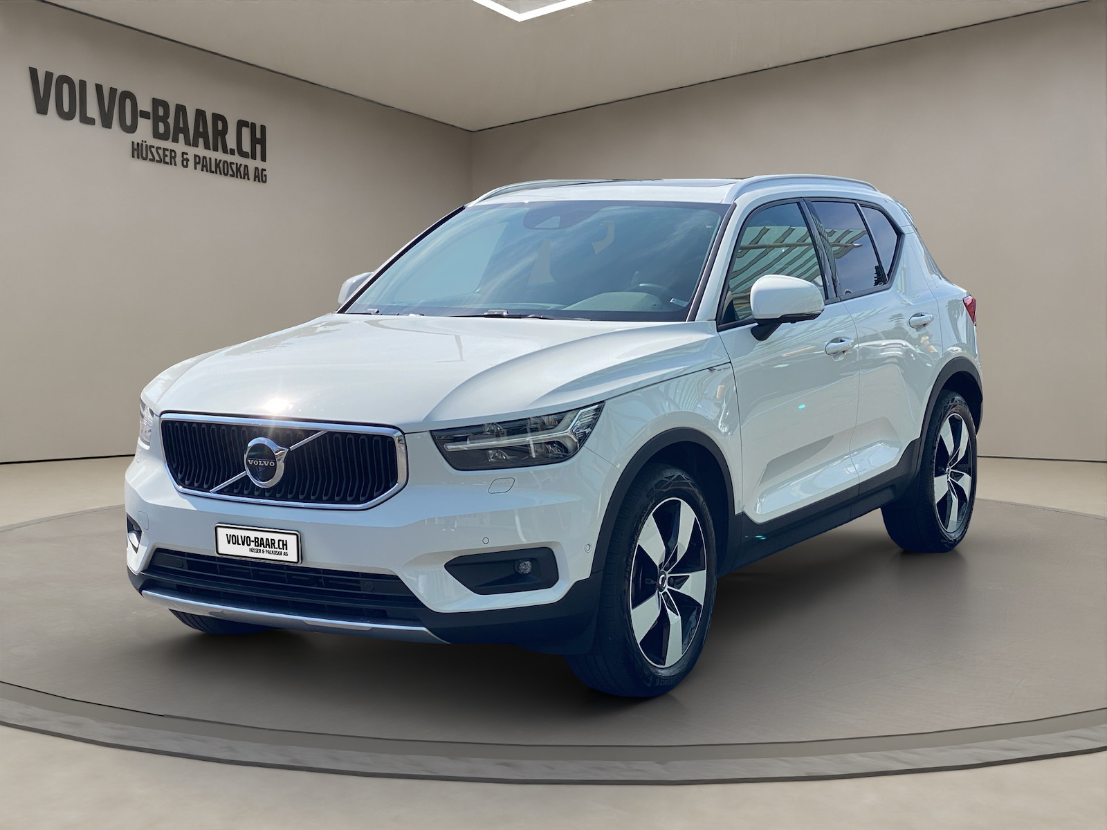 VOLVO XC40 2.0 D4 Momentum AWD-image-0