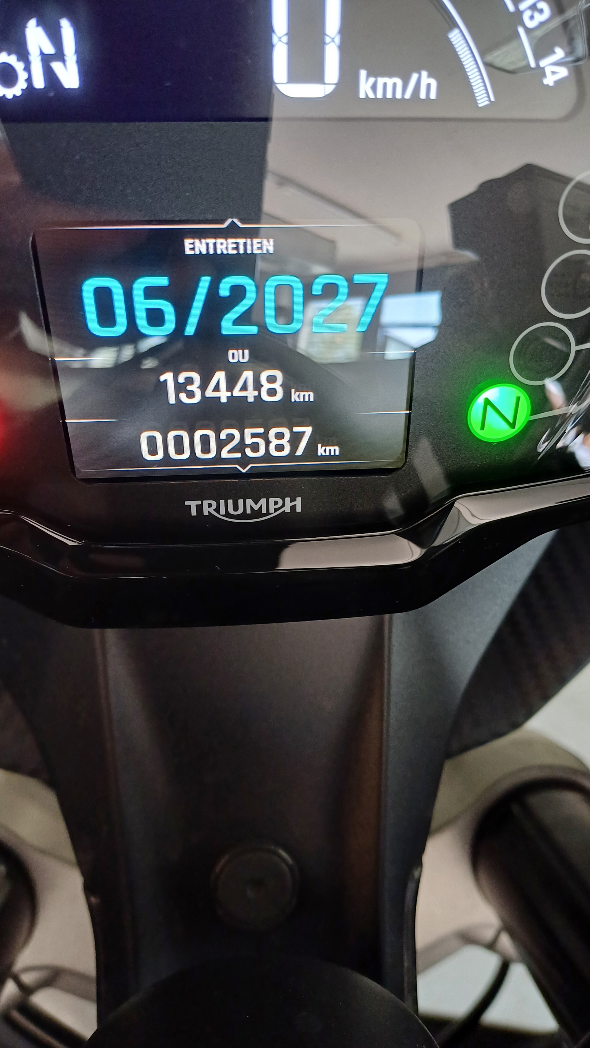 TRIUMPH Daytona 660 35KW-image-8