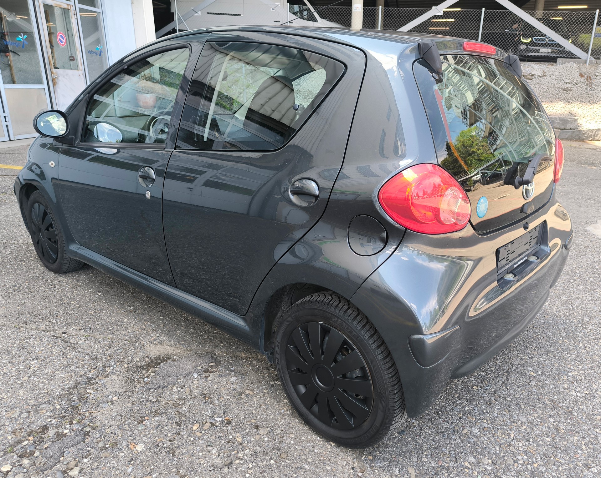 TOYOTA Aygo 1.0 Linea Terra-image-3
