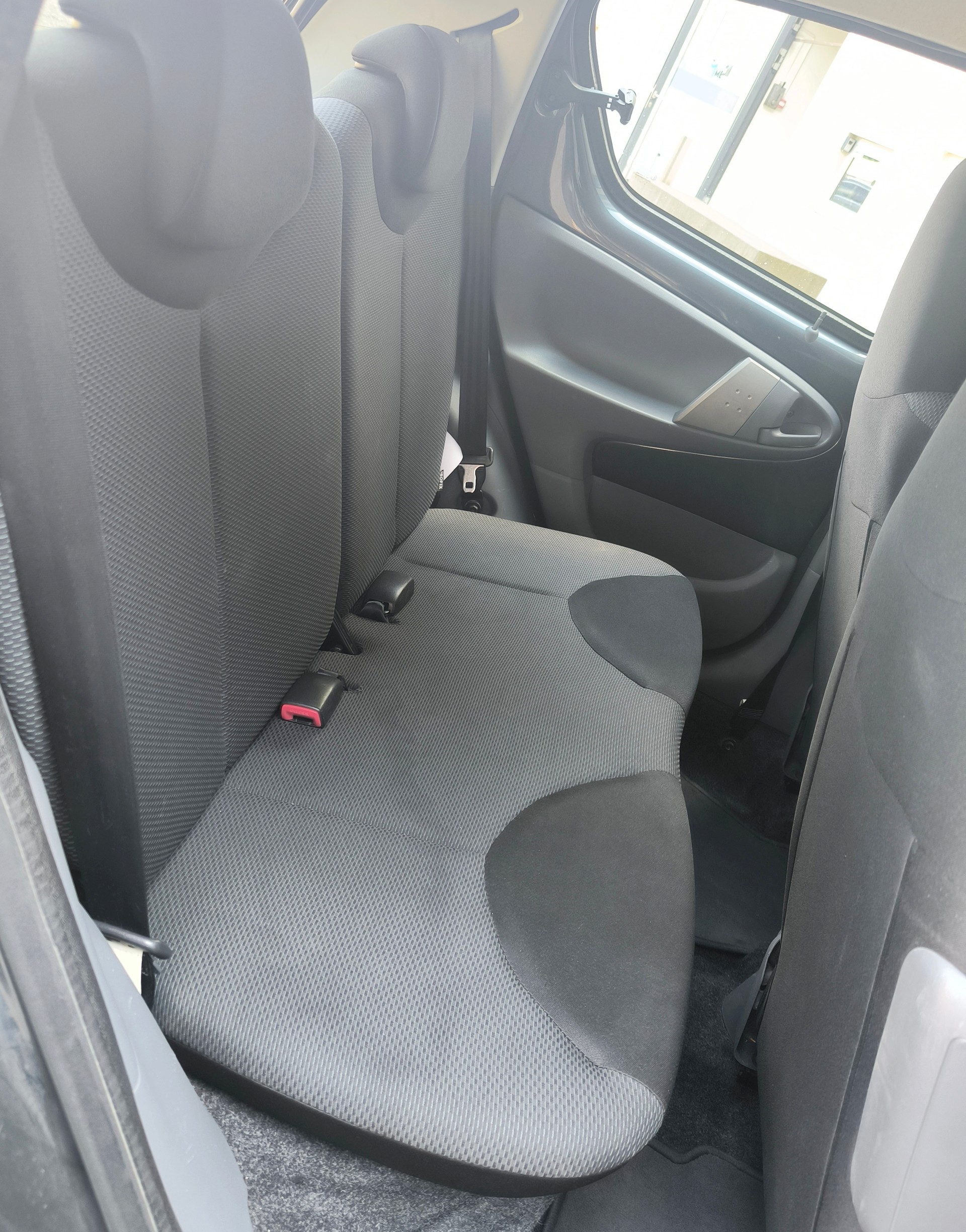 TOYOTA Aygo 1.0 Linea Terra-image-8