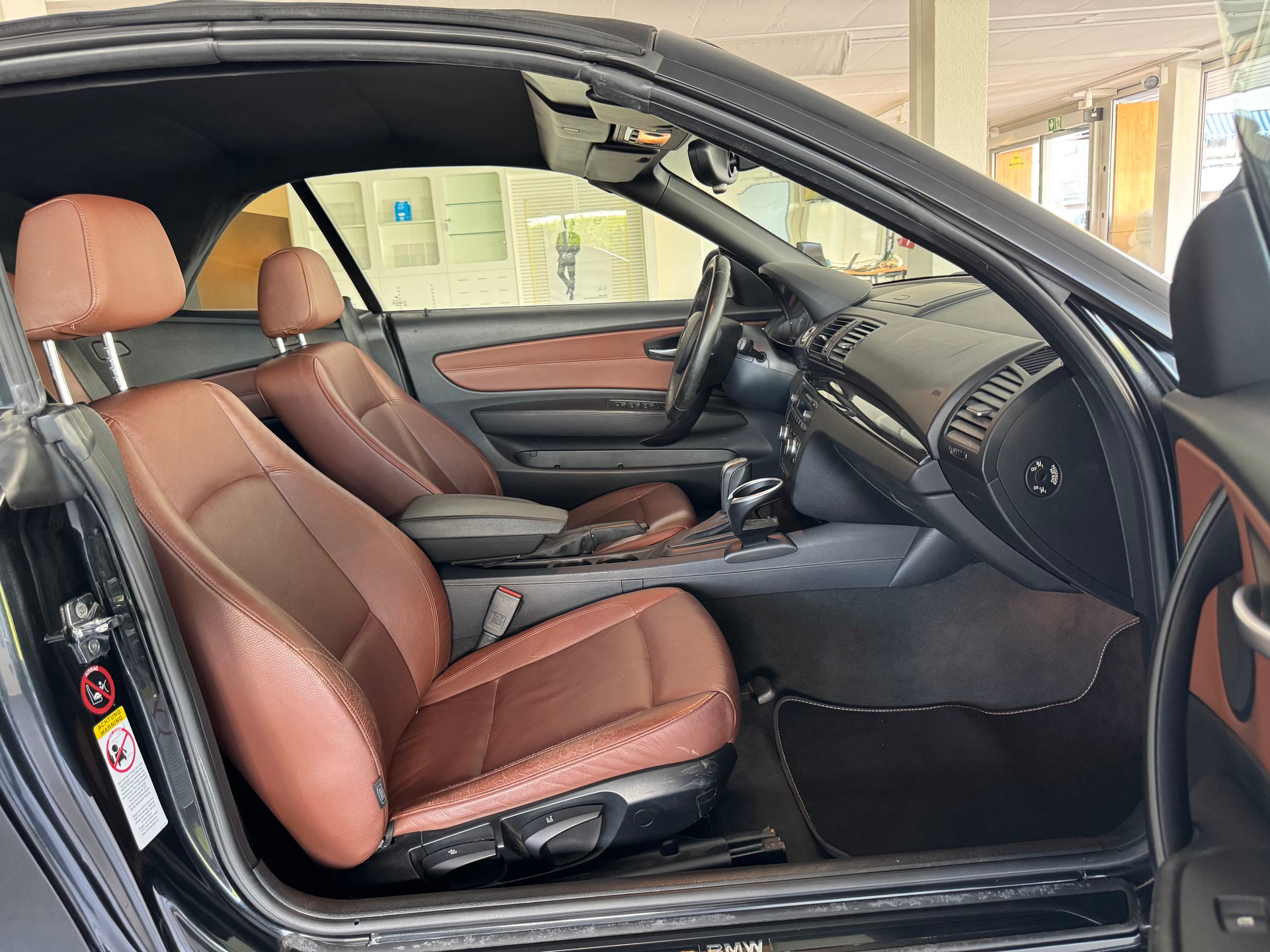BMW 120i Cabrio Steptronic-image-19