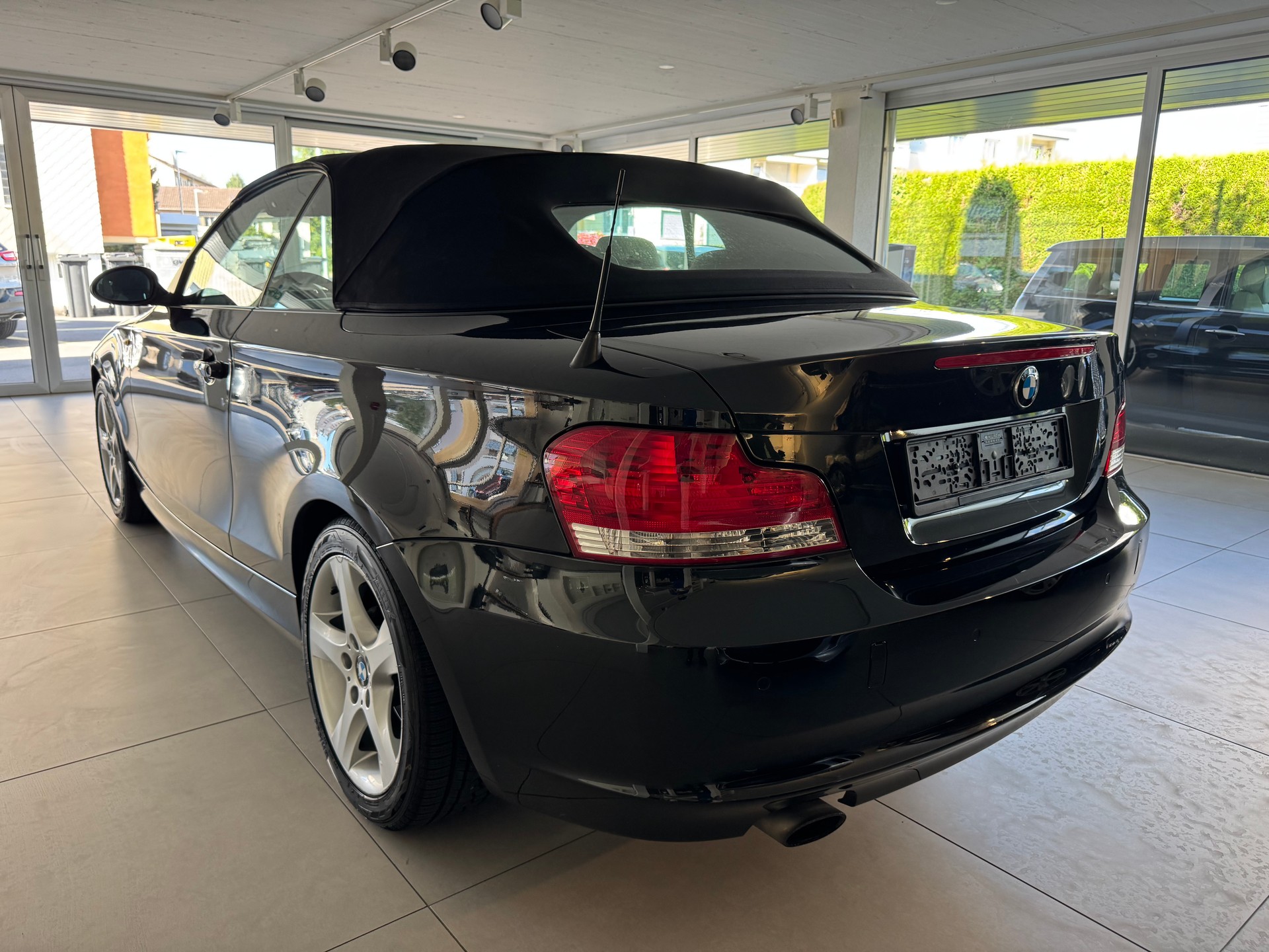 BMW 120i Cabrio Steptronic-image-13