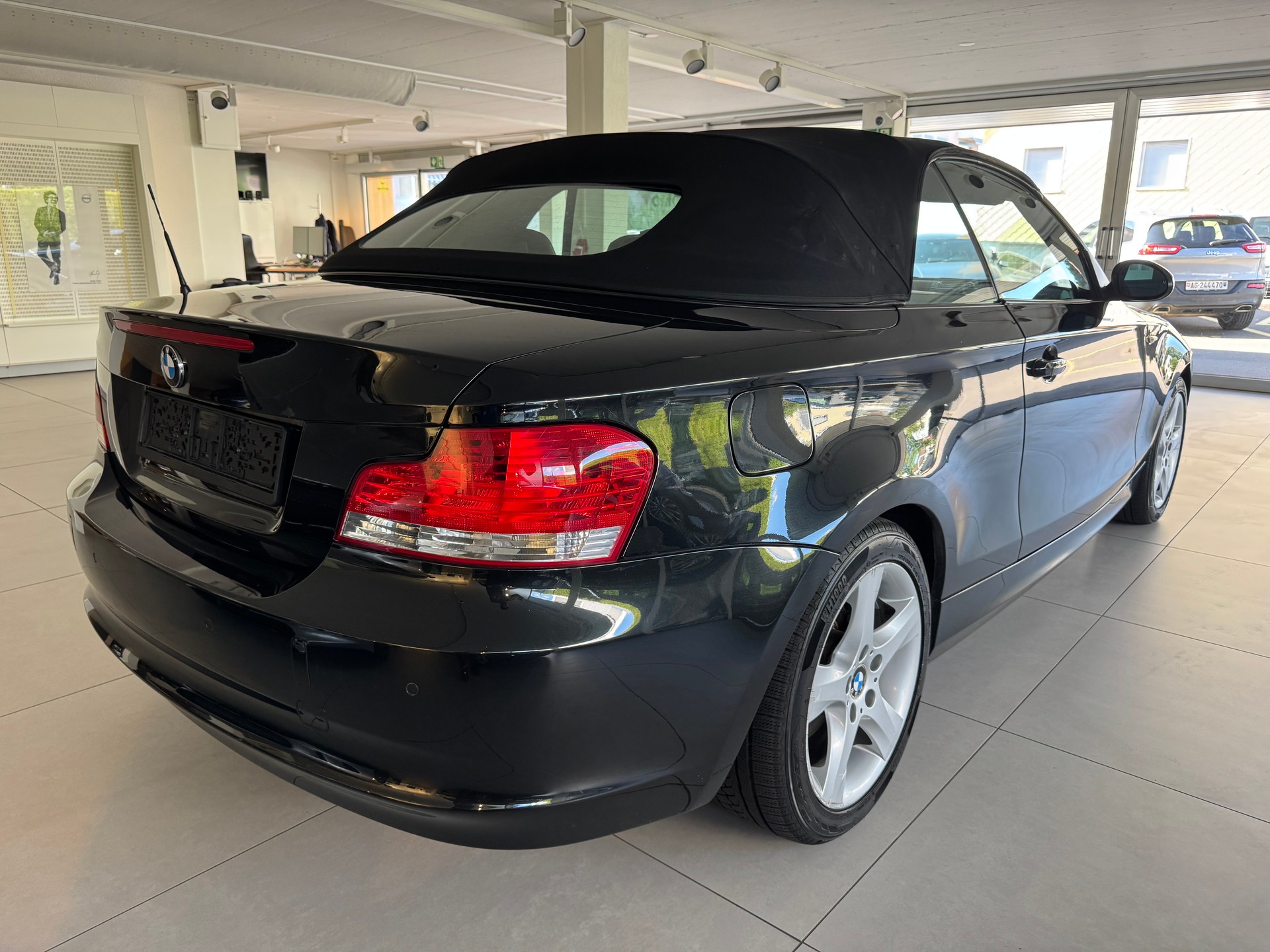 BMW 120i Cabrio Steptronic-image-11