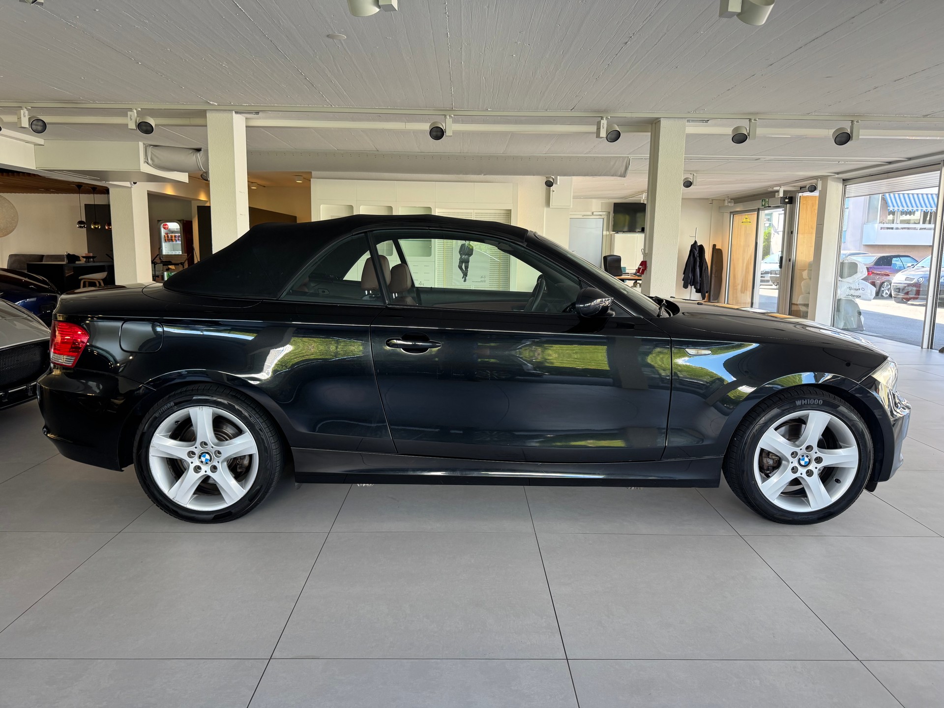 BMW 120i Cabrio Steptronic-image-7