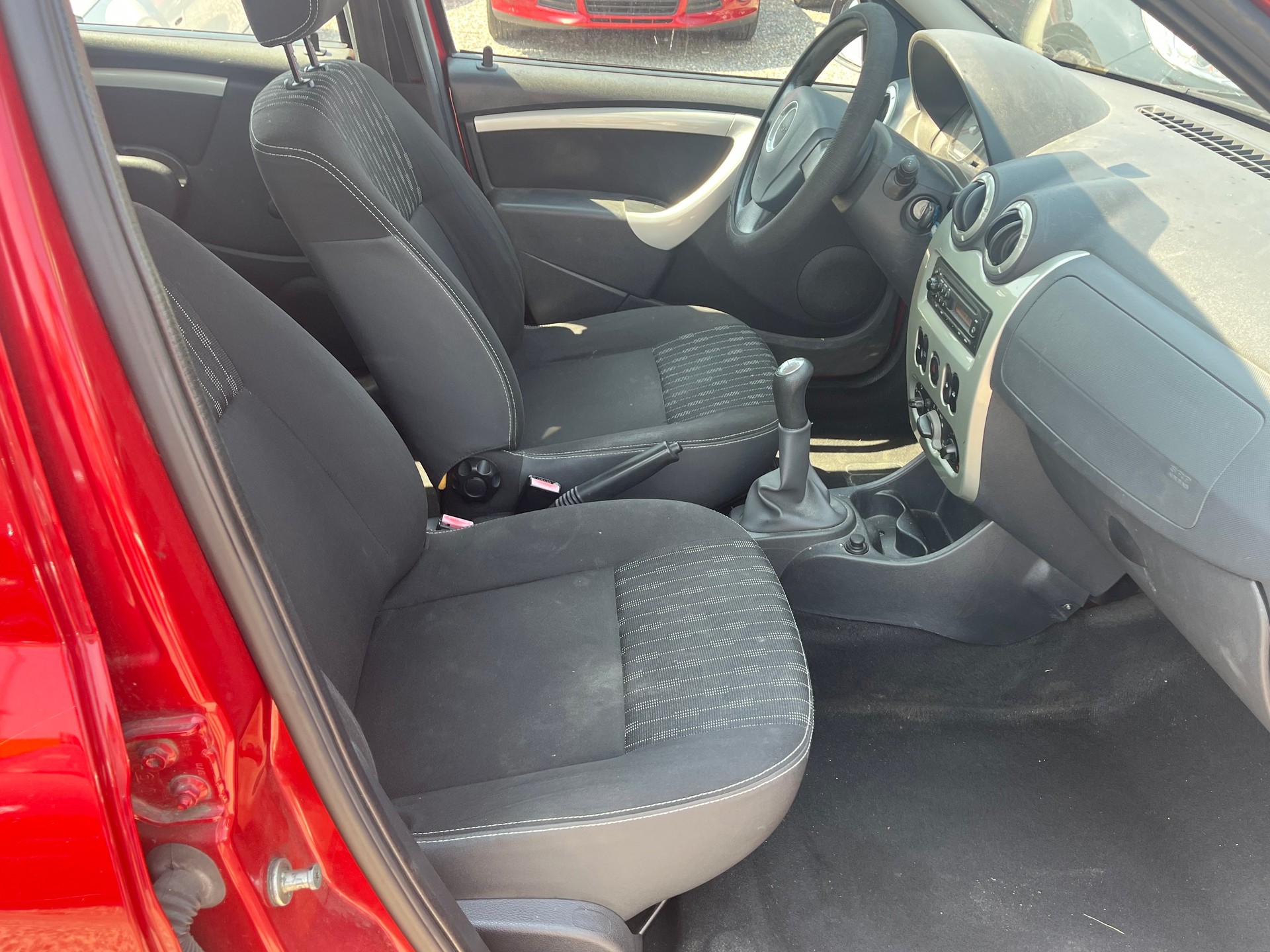 DACIA Logan 1.5 dCi Lauréate-image-8