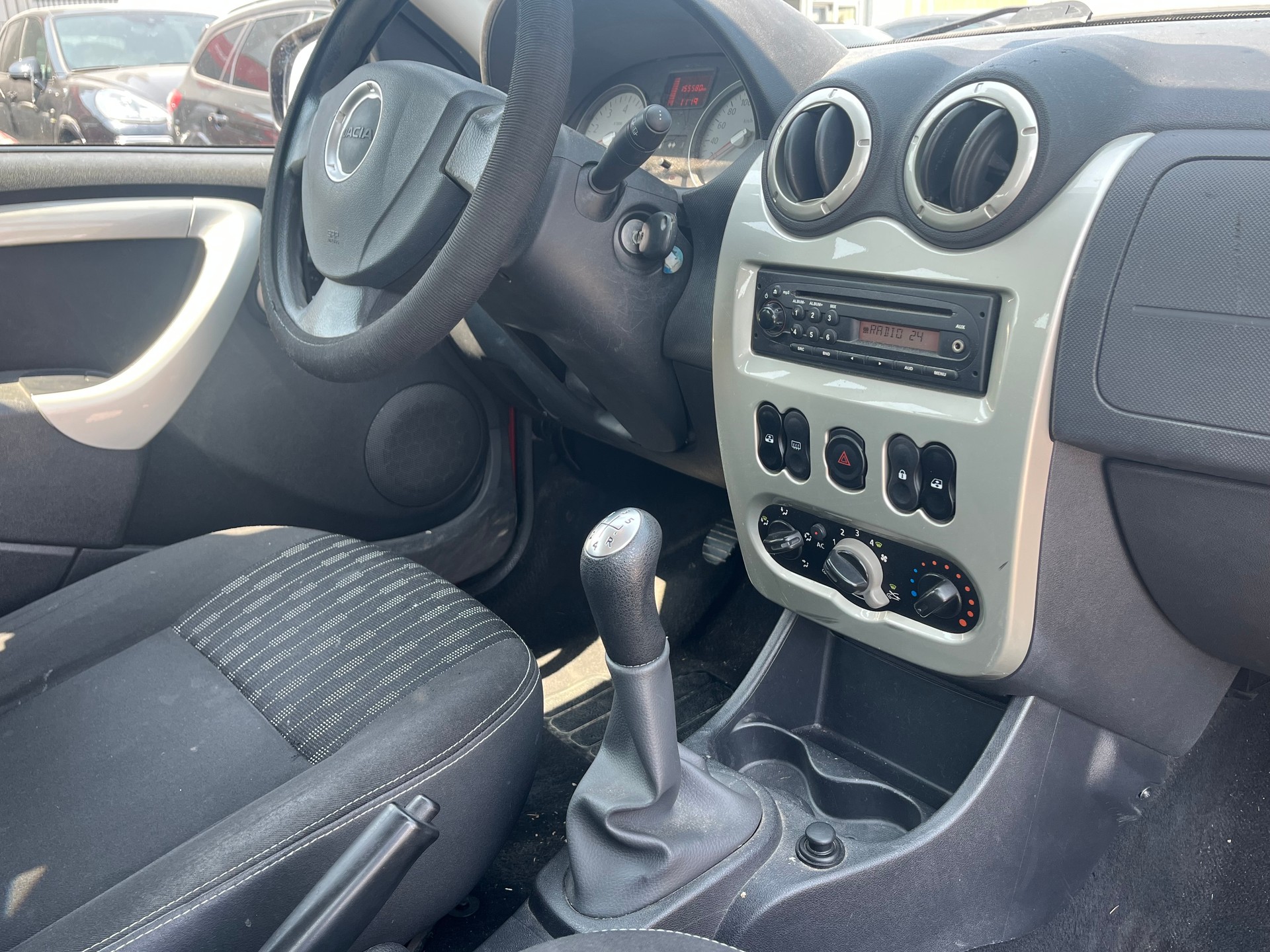 DACIA Logan 1.5 dCi Lauréate-image-7