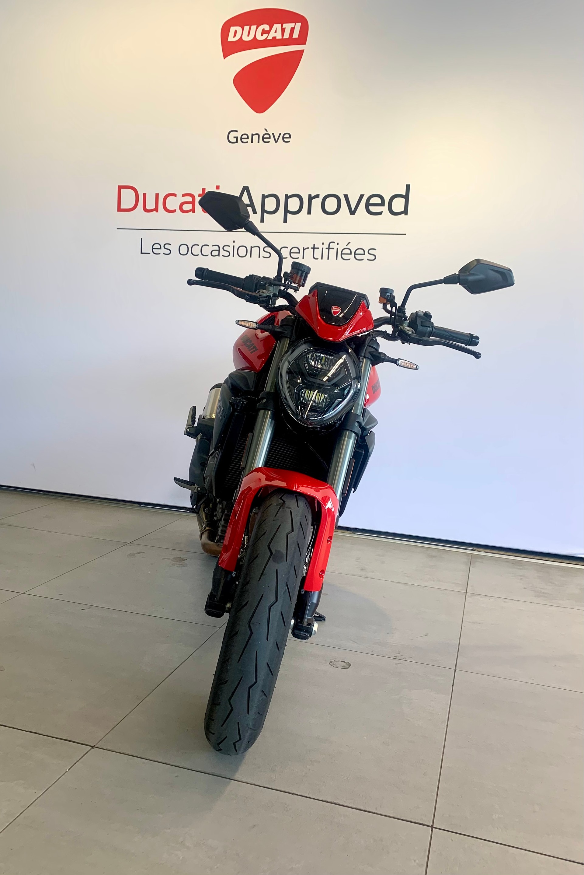 DUCATI Monster+ 890-showroom-element-2