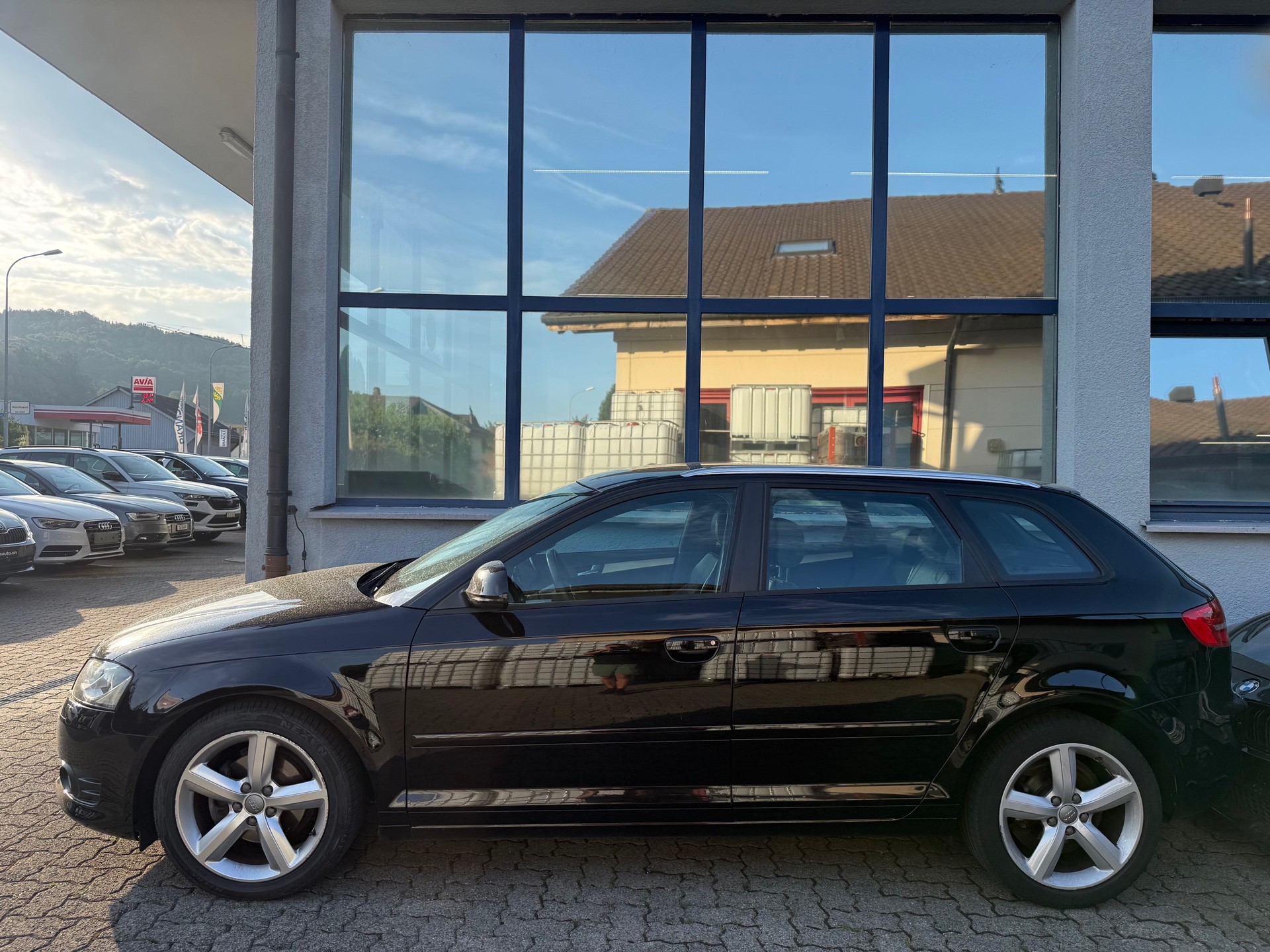 AUDI A3 Sportback 1.8 TFSI S-Line-image-1