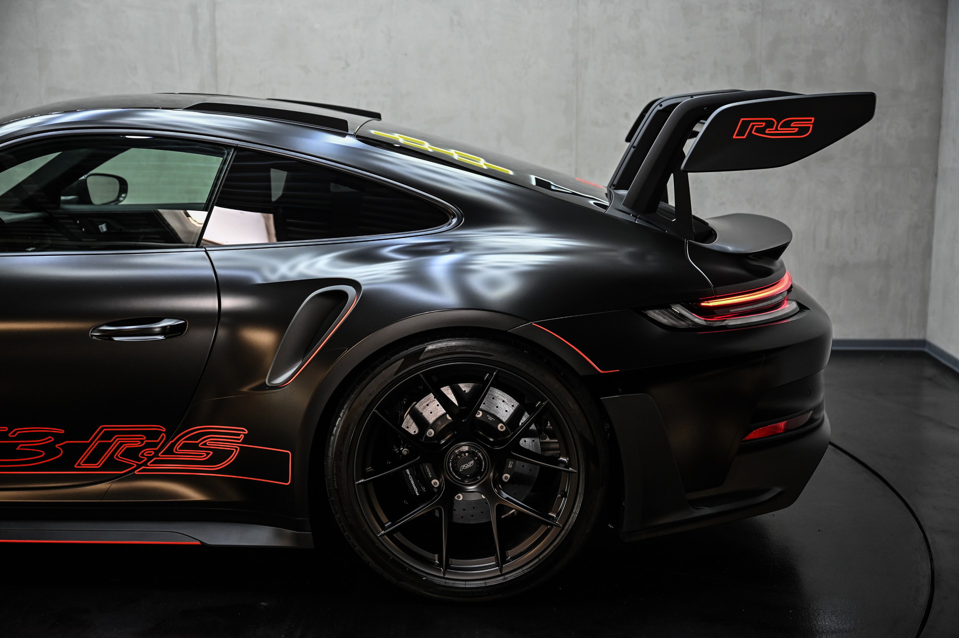 PORSCHE 911 GT3 RS PDK Weissach-Paket-image-10