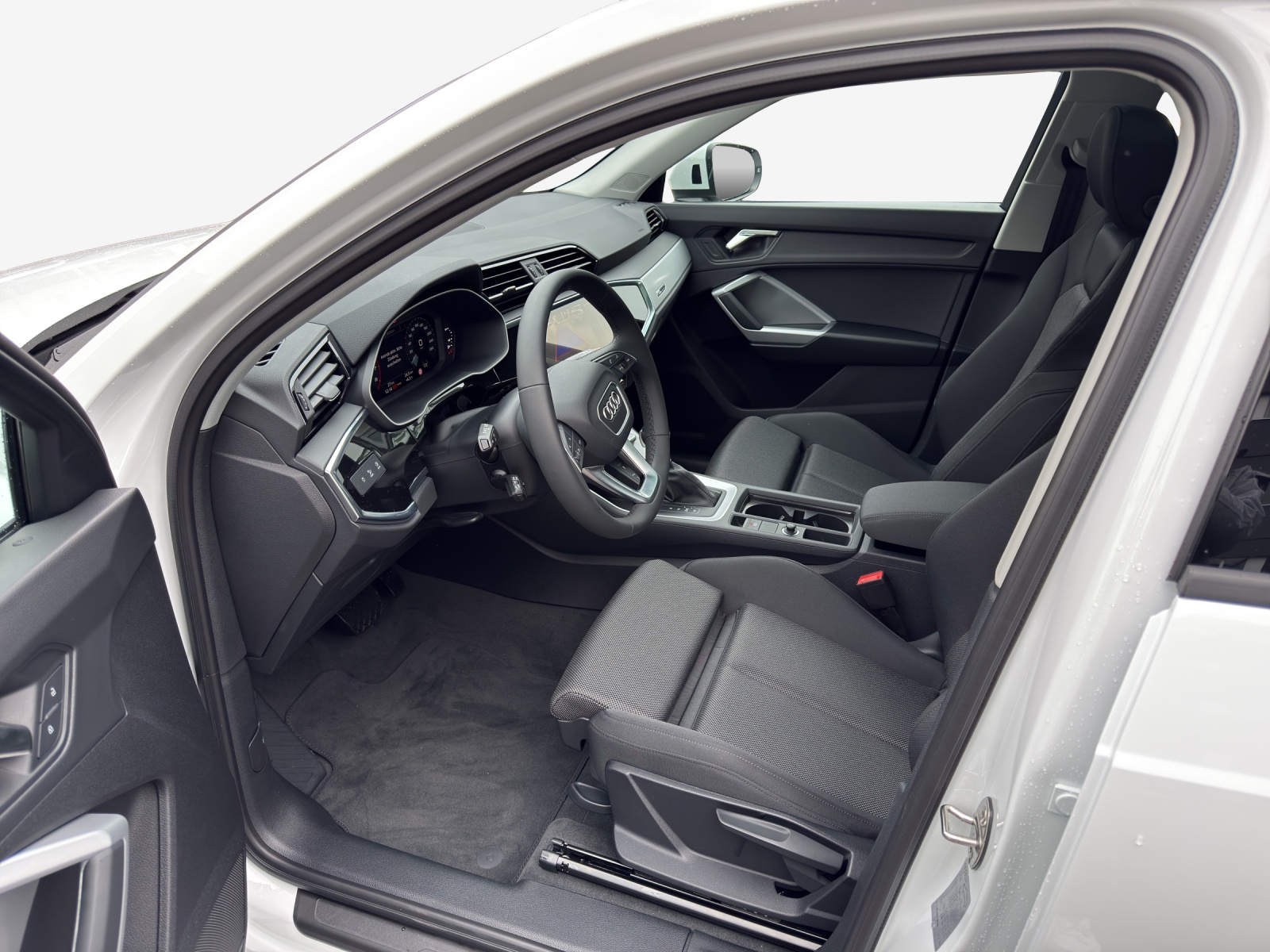 AUDI Q3 35 TFSI Attraction S-tronic-image-7