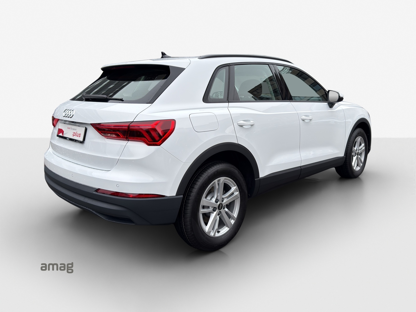 AUDI Q3 35 TFSI Attraction S-tronic-image-4