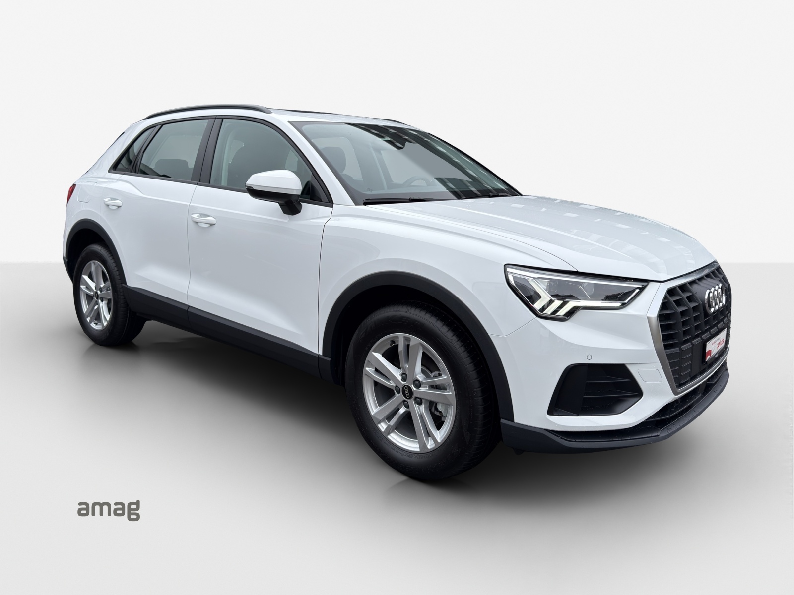 AUDI Q3 35 TFSI Attraction S-tronic-image-5