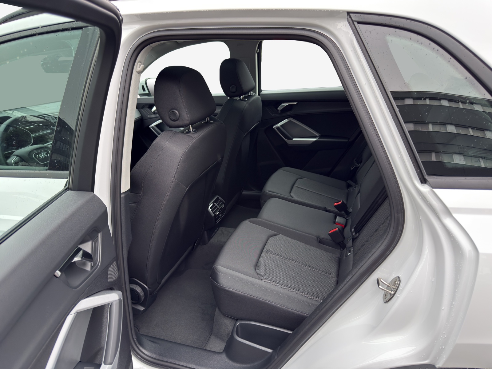 AUDI Q3 35 TFSI Attraction S-tronic-image-11