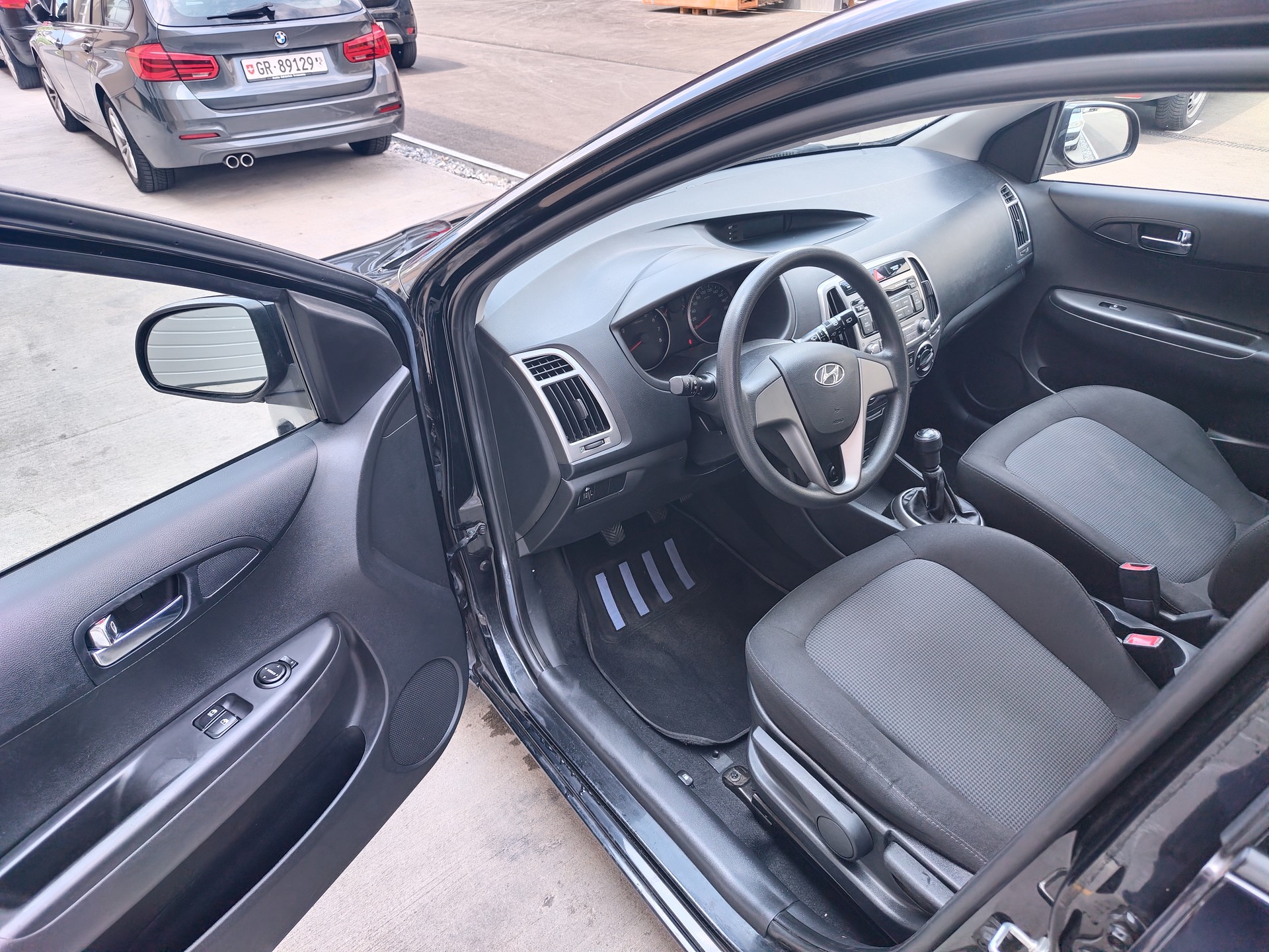 HYUNDAI i20 1.2 Comfort-image-7