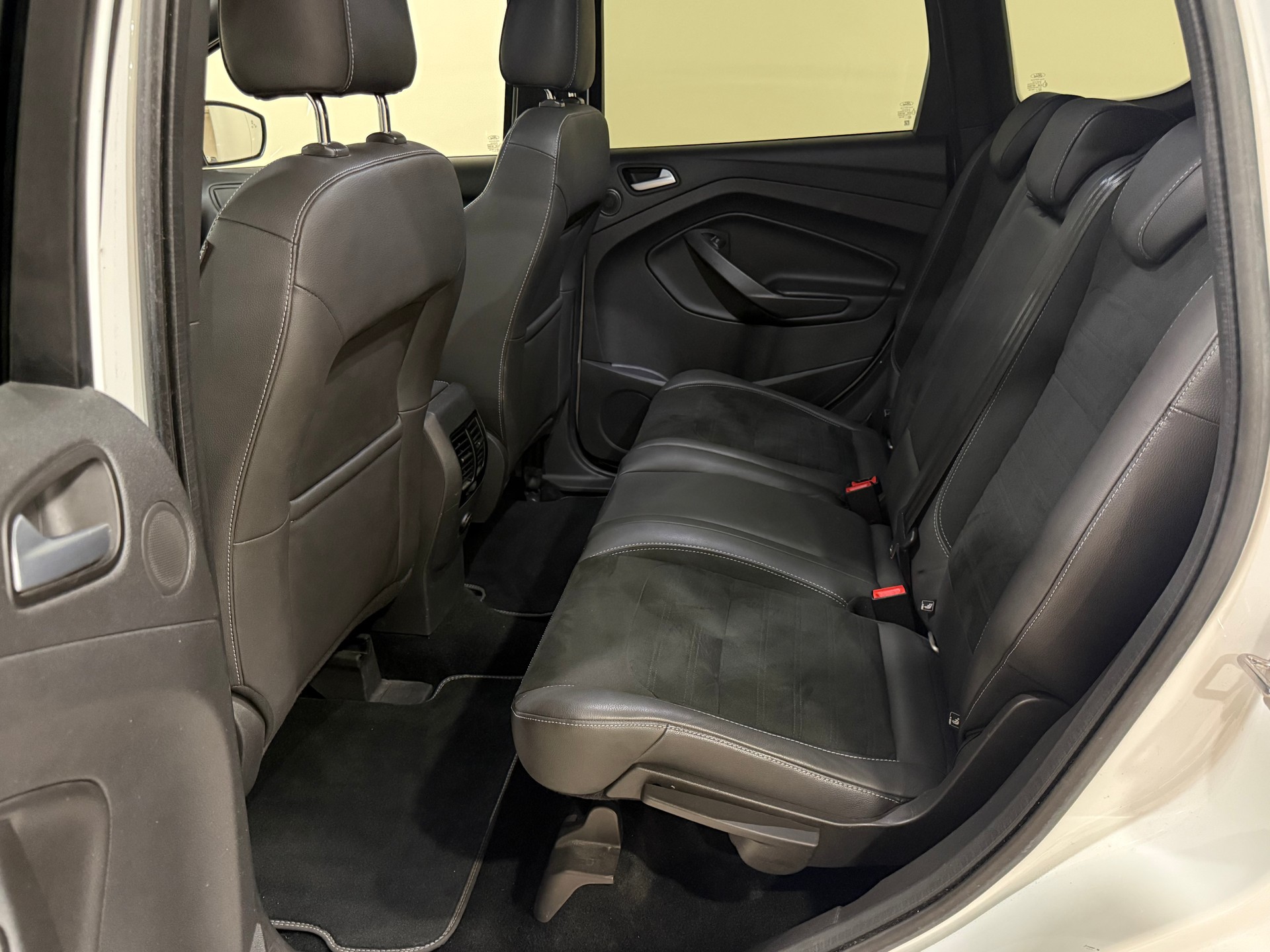 FORD Kuga 2.0 TDCi ST Line 4WD PowerShift-image-10