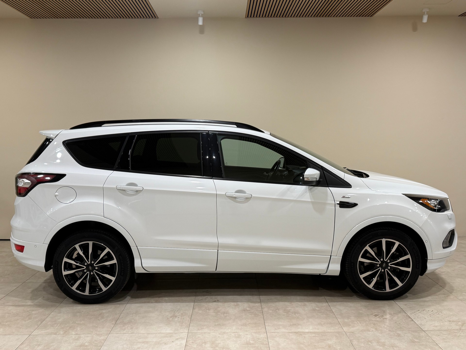 FORD Kuga 2.0 TDCi ST Line 4WD PowerShift-image-5