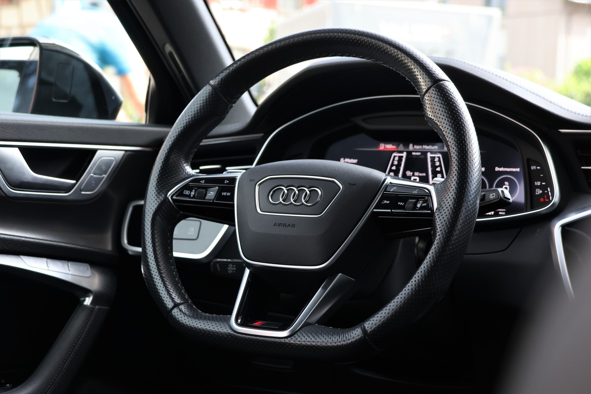 AUDI RS6 Avant 4.0 TFSI V8 quattro (CH)-image-14