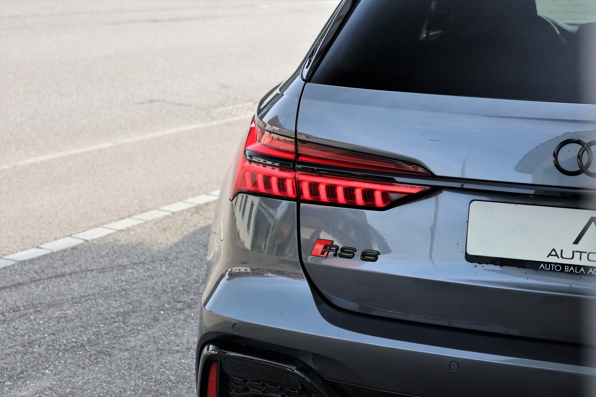 AUDI RS6 Avant 4.0 TFSI V8 quattro (CH)-image-5
