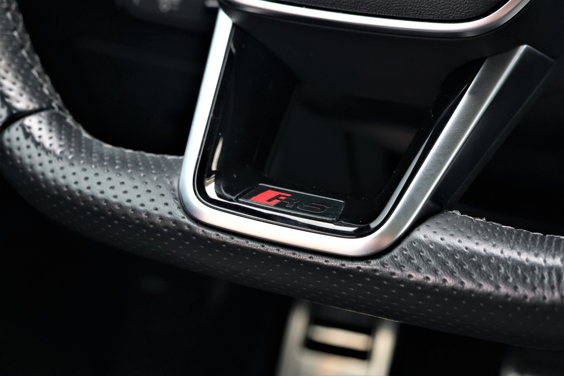 AUDI RS6 Avant 4.0 TFSI V8 quattro (CH)-image-17
