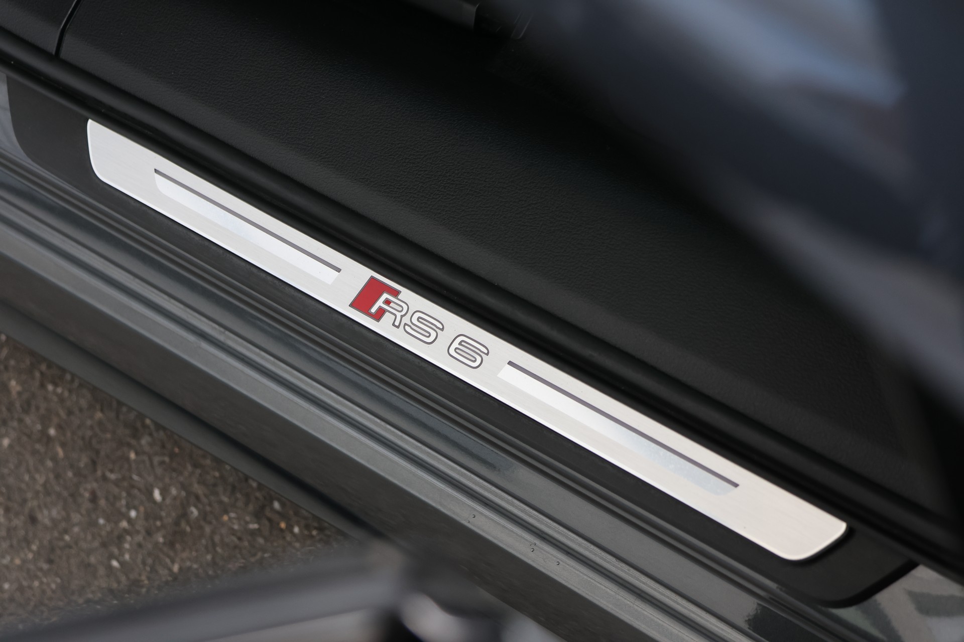 AUDI RS6 Avant 4.0 TFSI V8 quattro (CH)-image-21