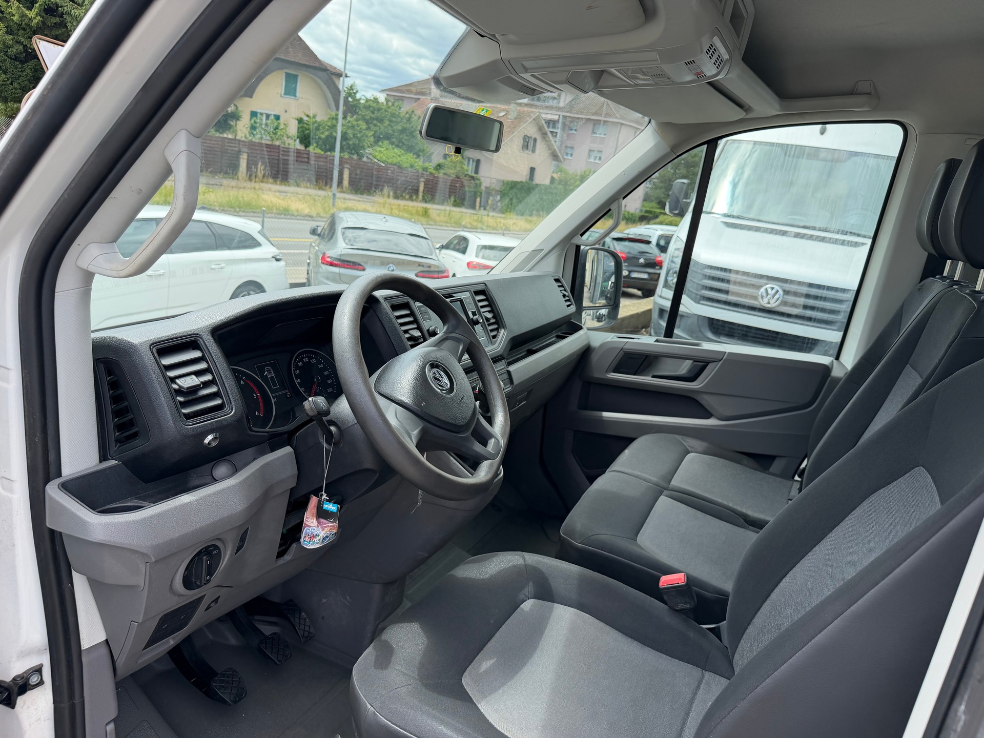 VW Crafter 35 2.0 TDI L4-image-8