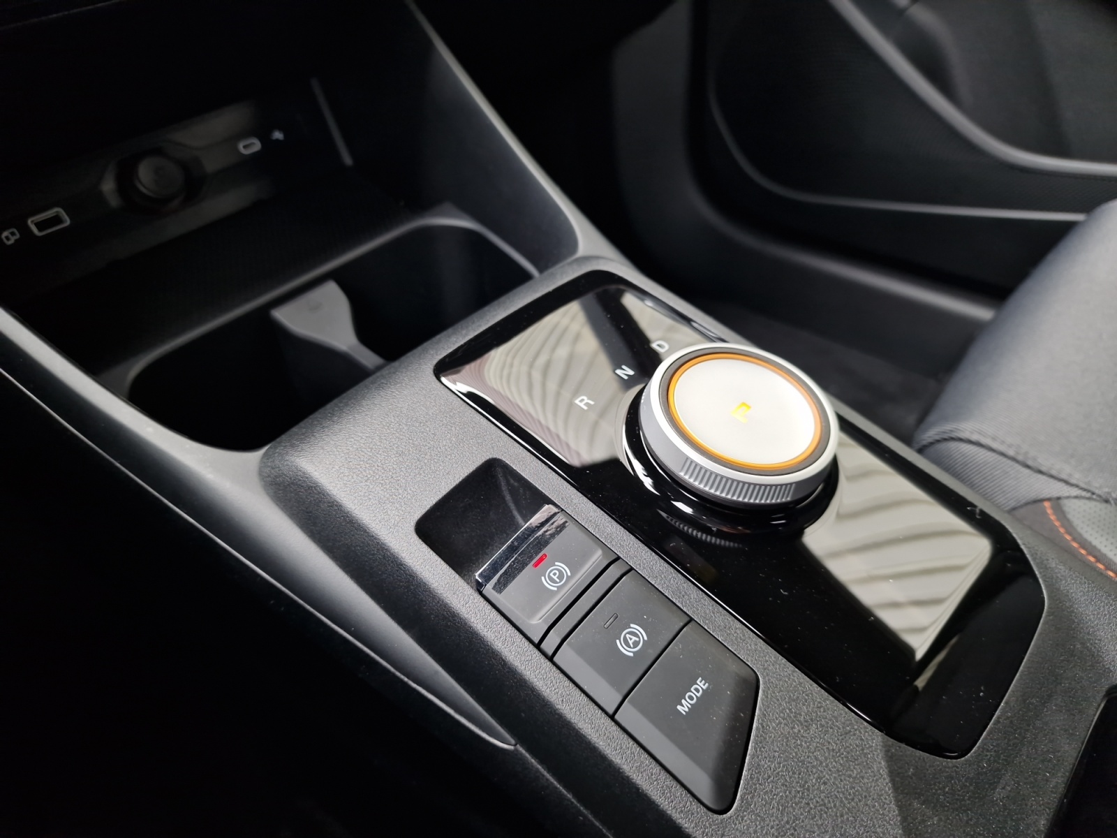 MG MG3 1.5 Voll-Hybrid Luxury Automat 195 PS-image-22