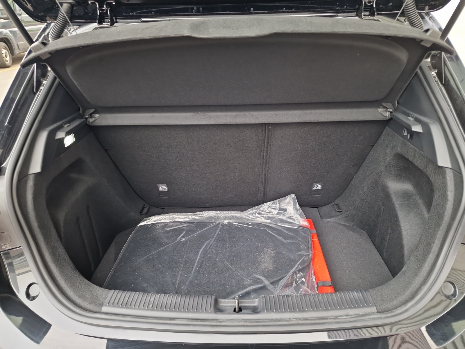 MG MG3 1.5 Voll-Hybrid Luxury Automat 195 PS-image-25