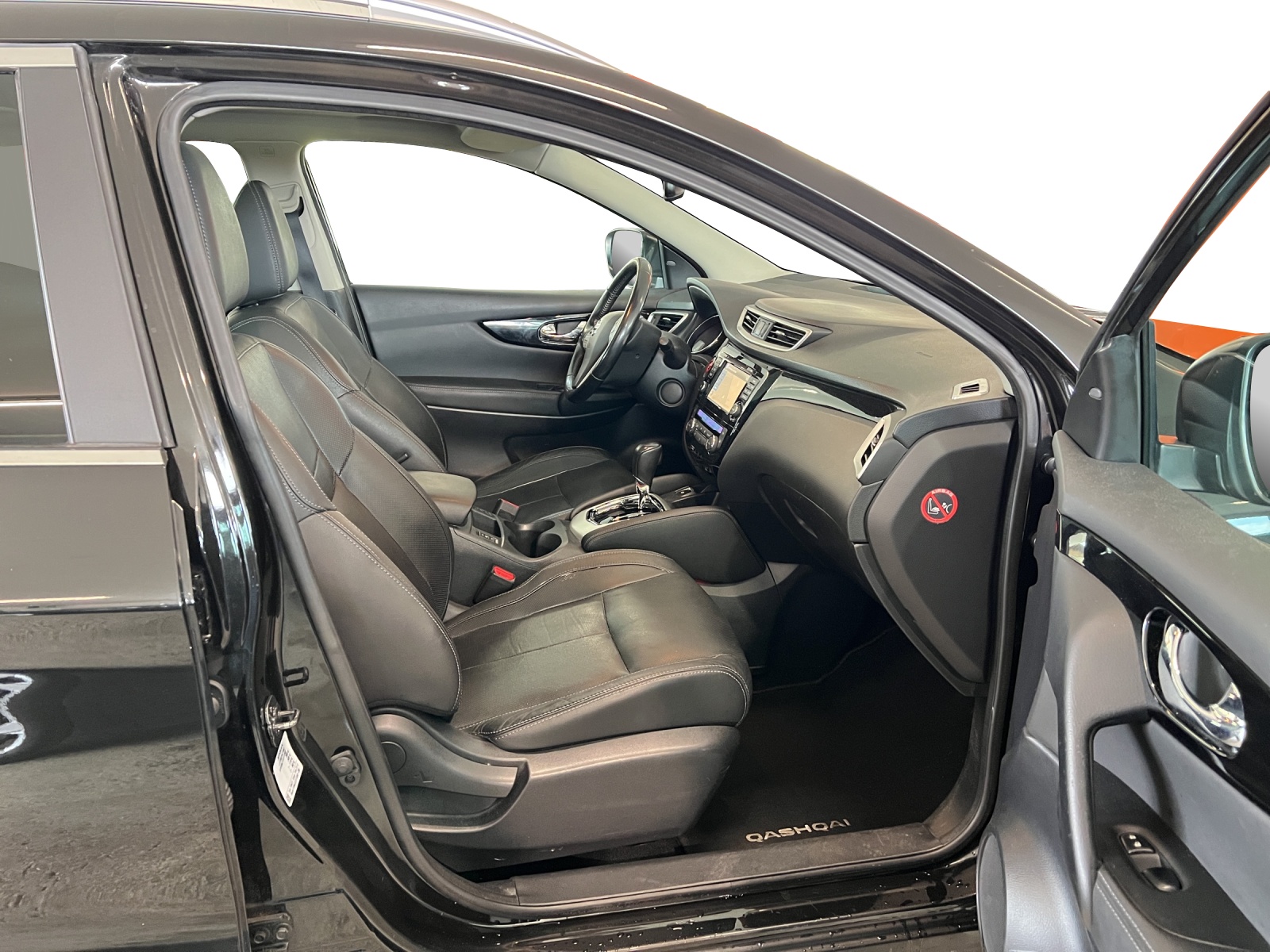 NISSAN Qashqai 1.6 dCi tekna Xtronic CVT-image-6