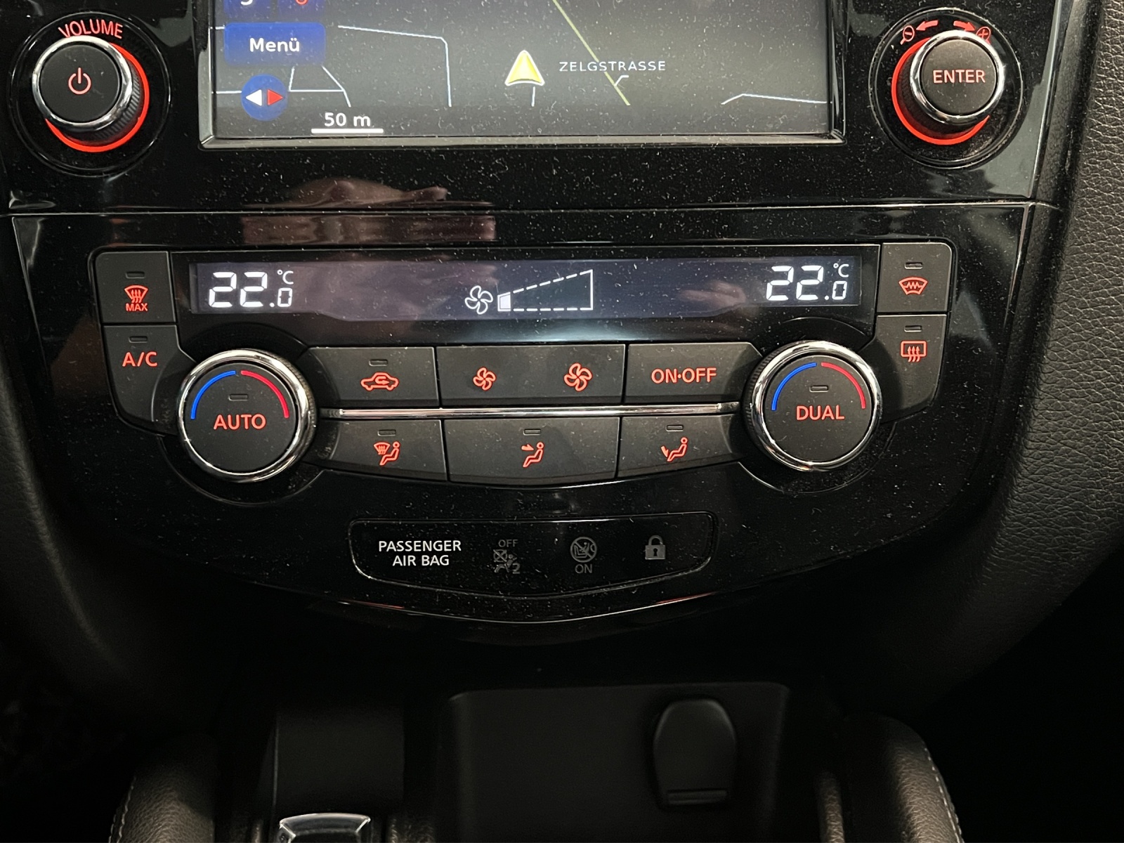 NISSAN Qashqai 1.6 dCi tekna Xtronic CVT-image-13