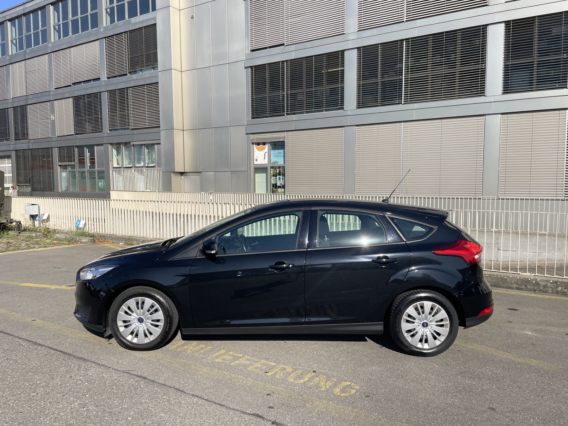 FORD Focus 1.0 SCTi Trend-image-5