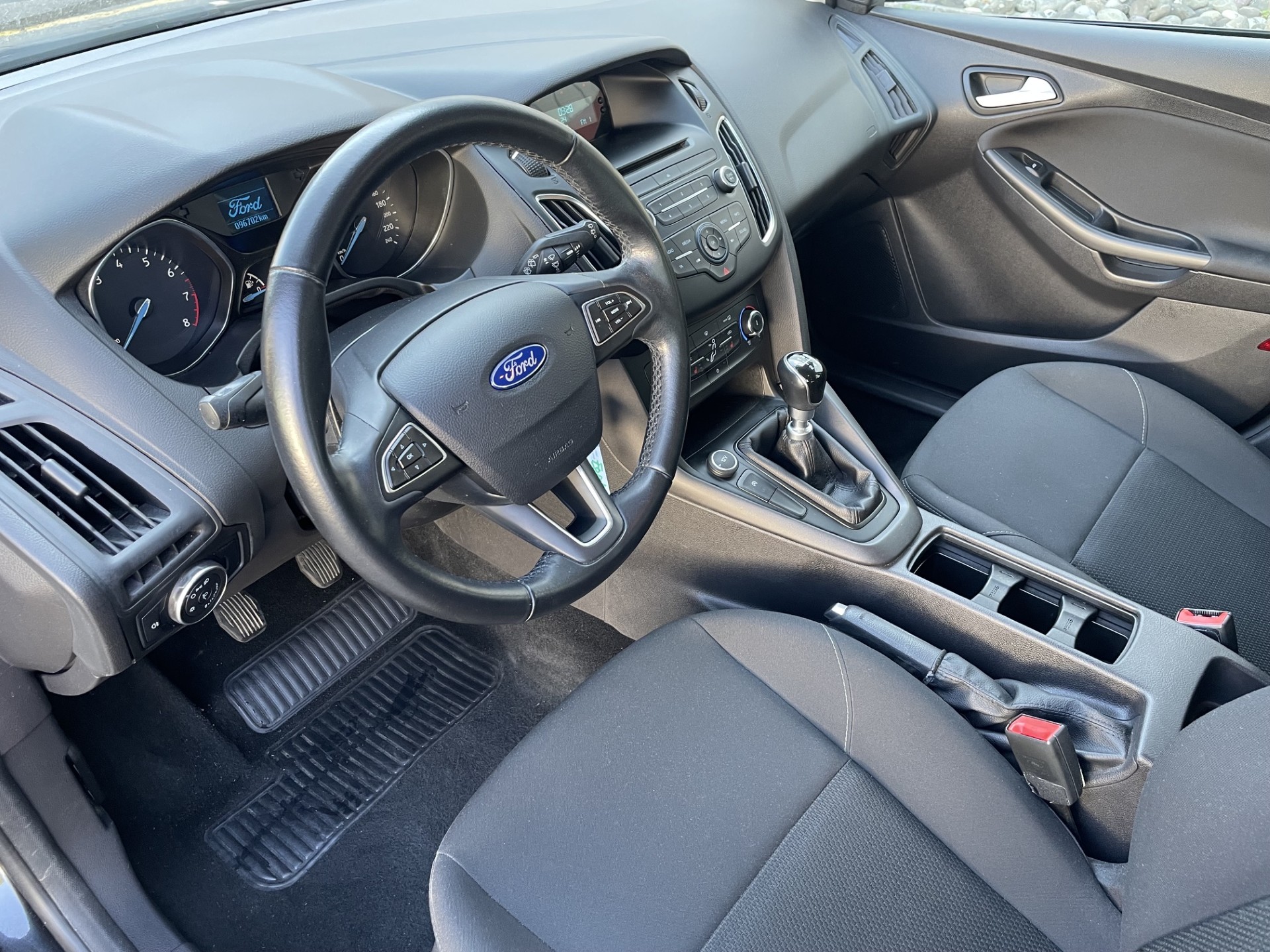 FORD Focus 1.0 SCTi Trend-image-9