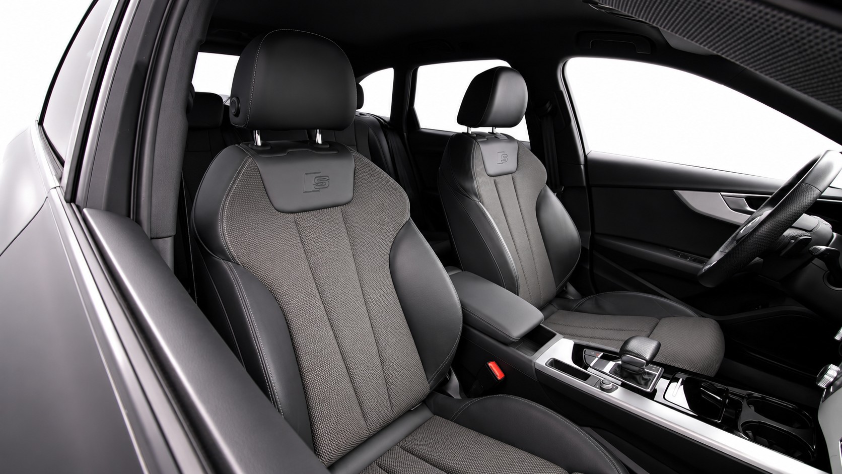 AUDI A4 Avant 2.0 40 TDI Advanced quattro S-Tronic CH FAHRZEUG-image-11