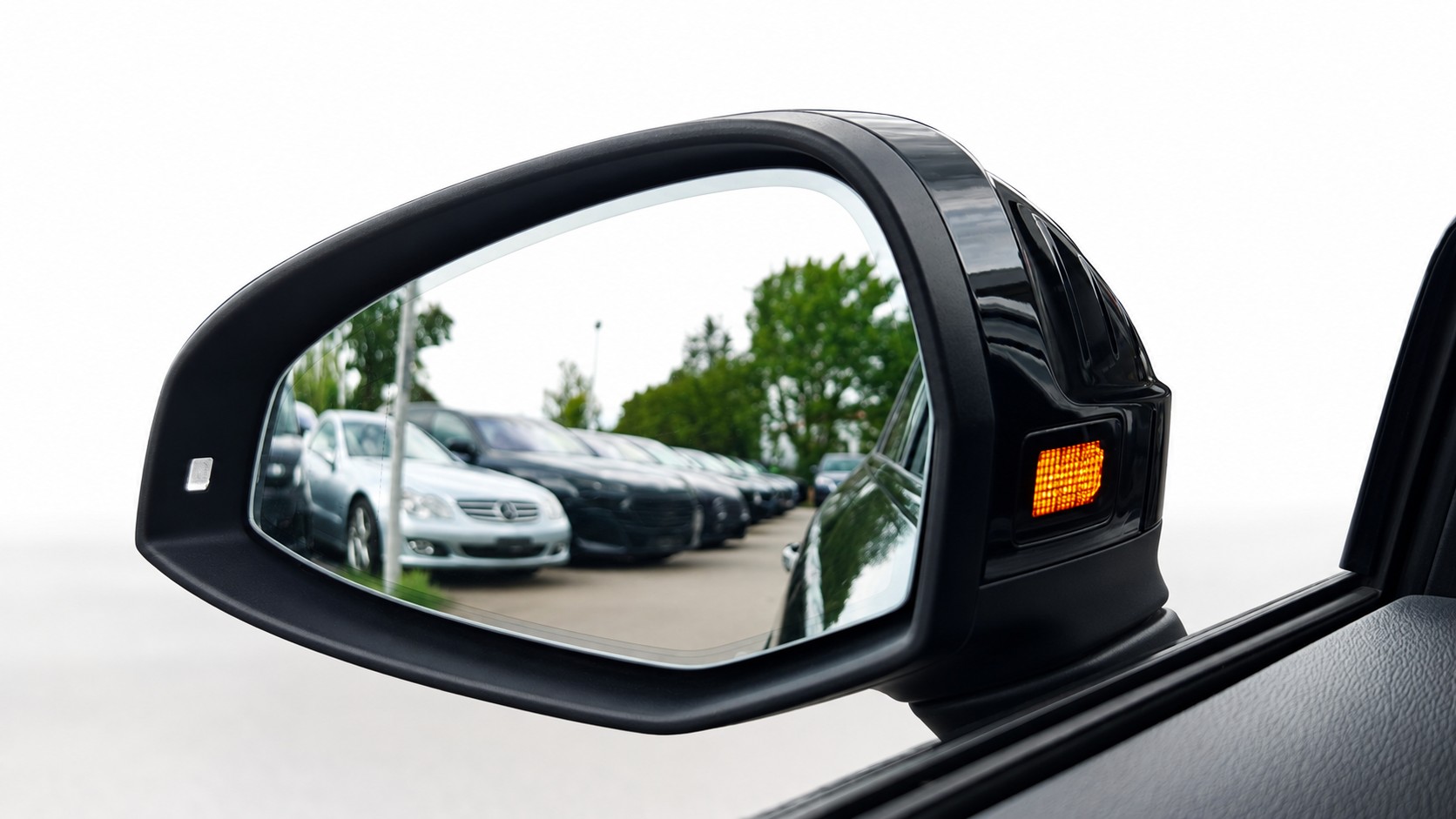 AUDI A4 Avant 2.0 40 TDI Advanced quattro S-Tronic CH FAHRZEUG-image-24