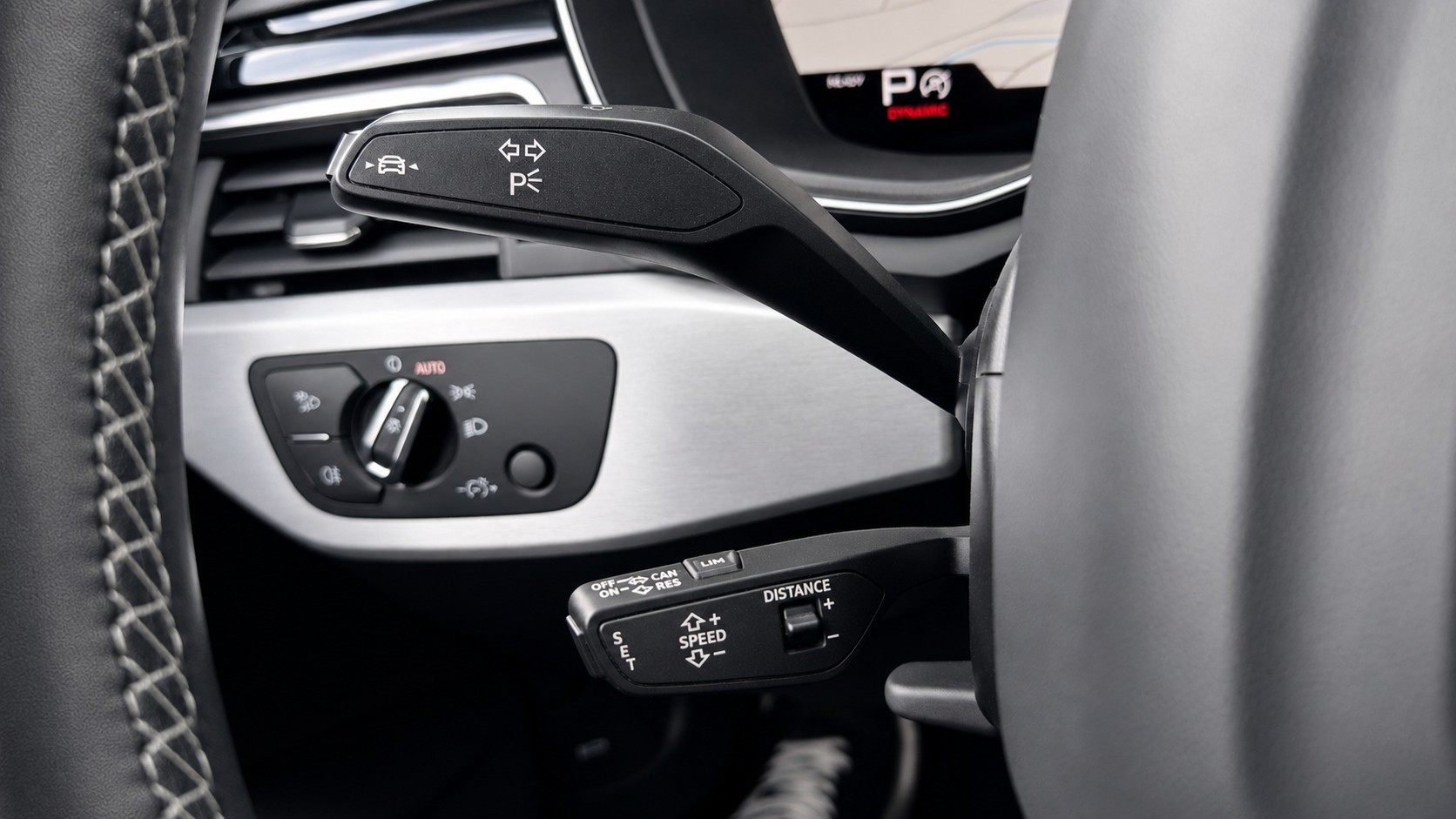 AUDI A4 Avant 2.0 40 TDI Advanced quattro S-Tronic CH FAHRZEUG-image-25