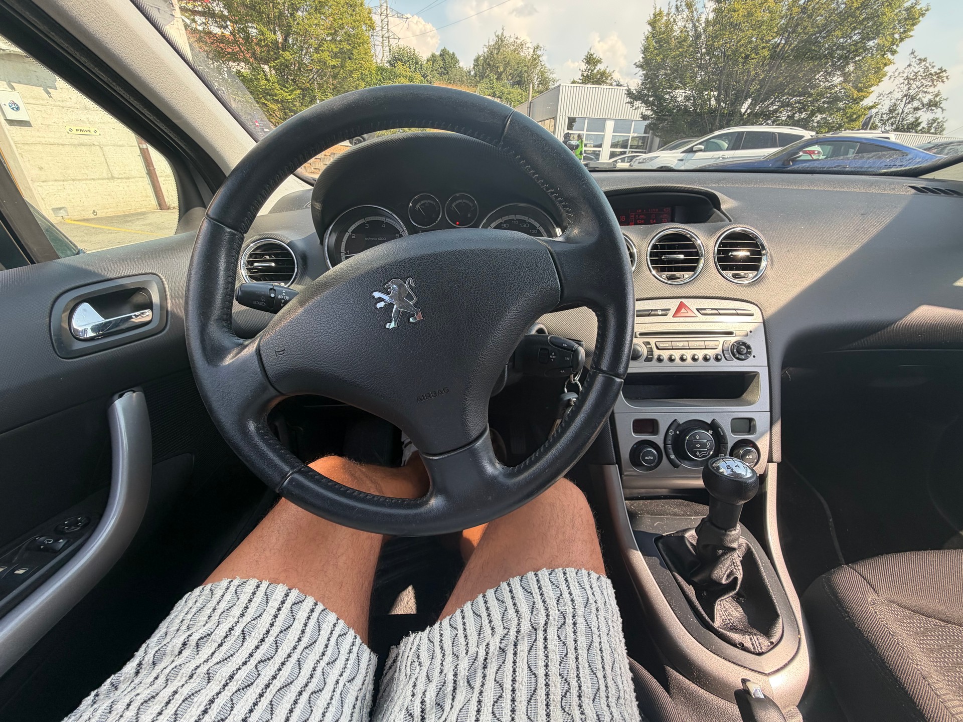 PEUGEOT 308 SW 1.6 16V VTI Millesim 200-image-1