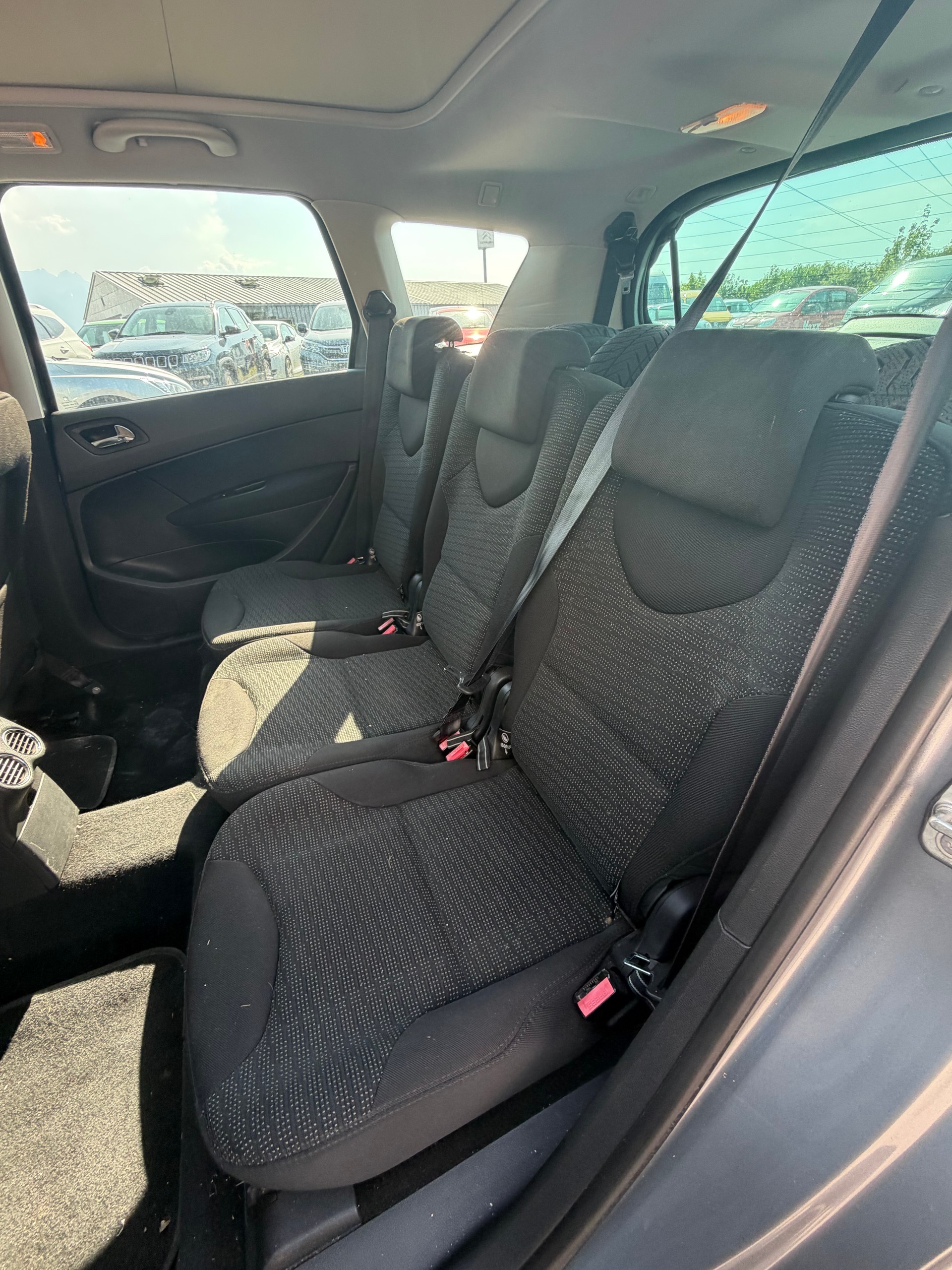 PEUGEOT 308 SW 1.6 16V VTI Millesim 200-image-7