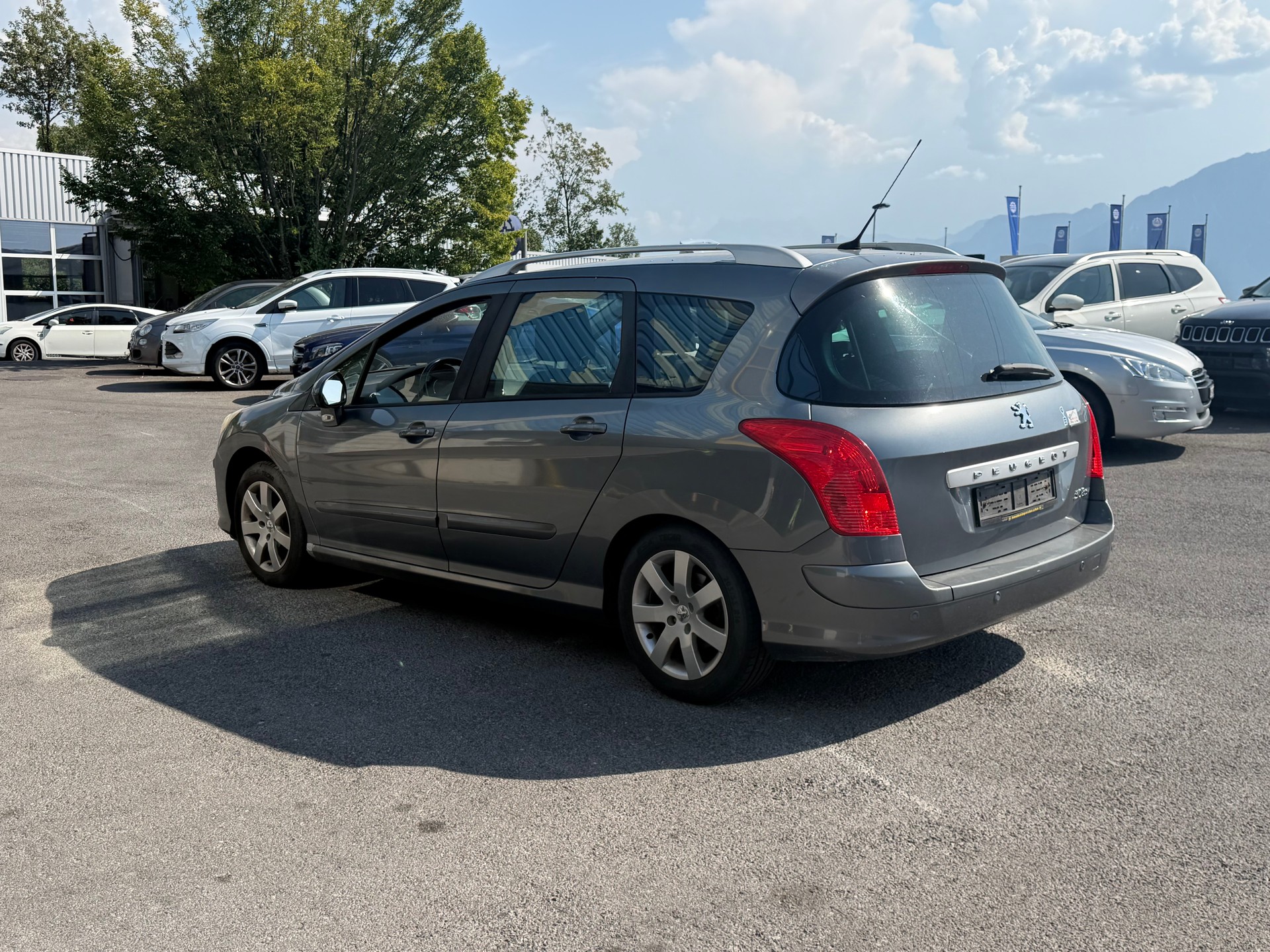 PEUGEOT 308 SW 1.6 16V VTI Millesim 200-image-5