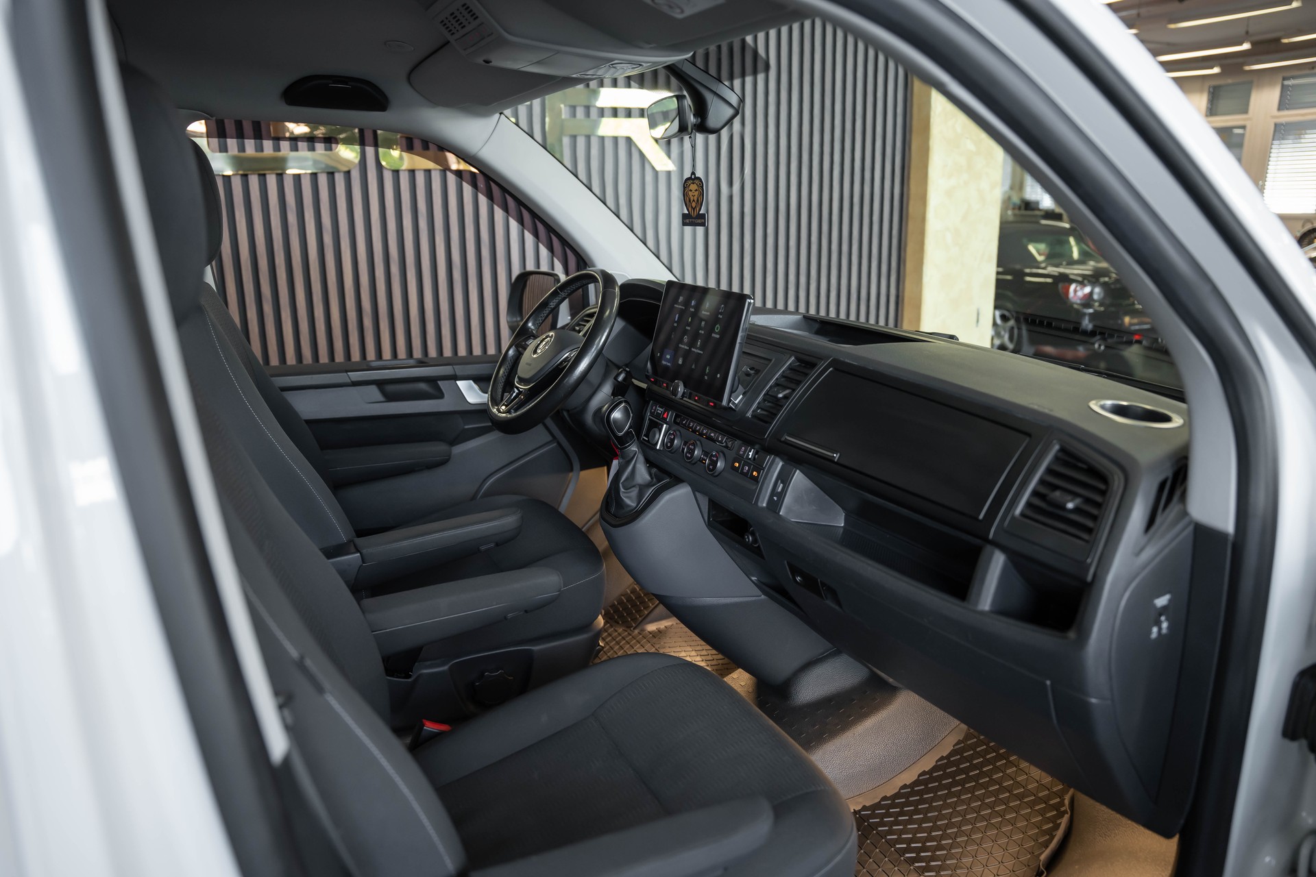 VW T6 2.0 TDI 4Motion DSG-image-13