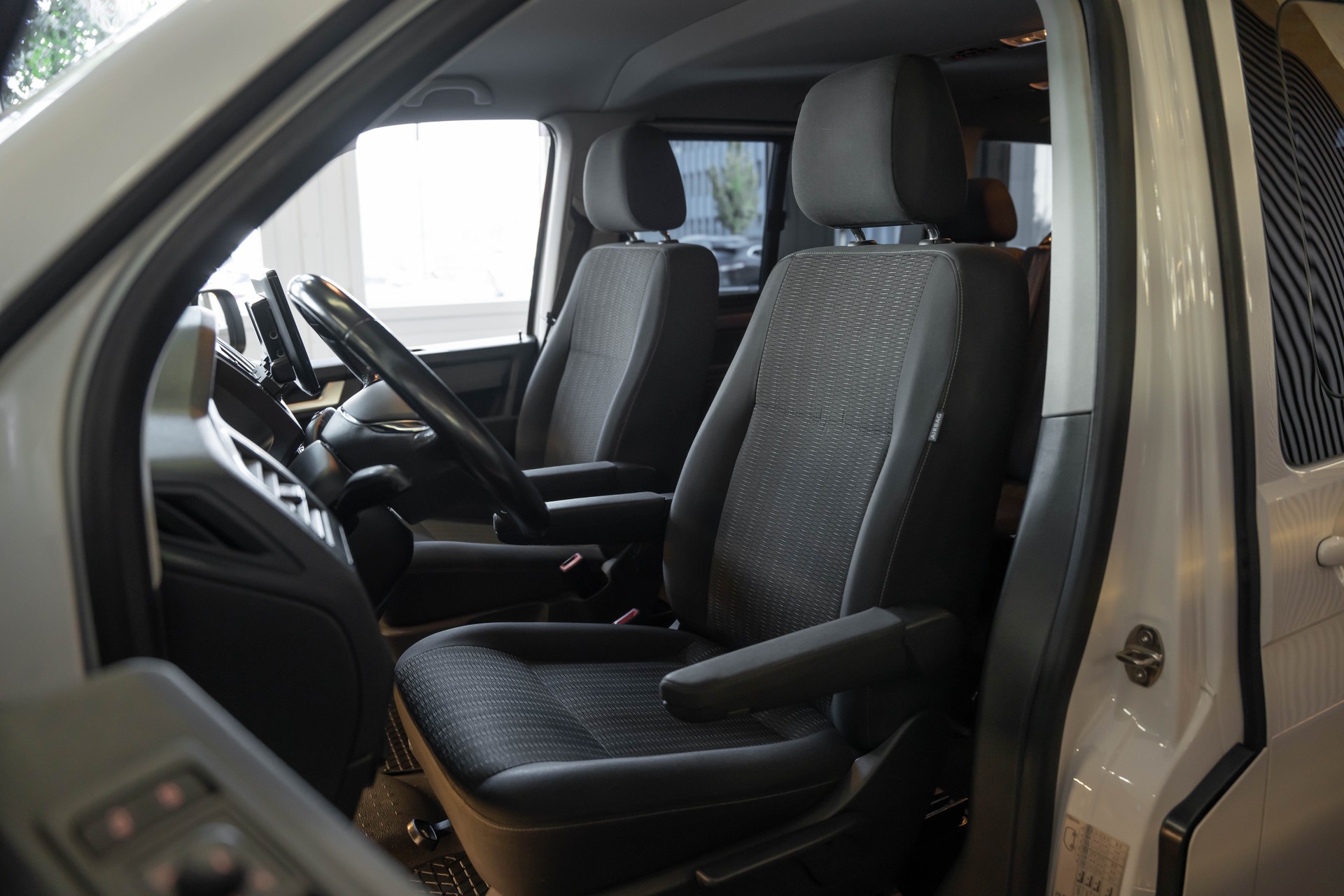 VW T6 2.0 TDI 4Motion DSG-image-12