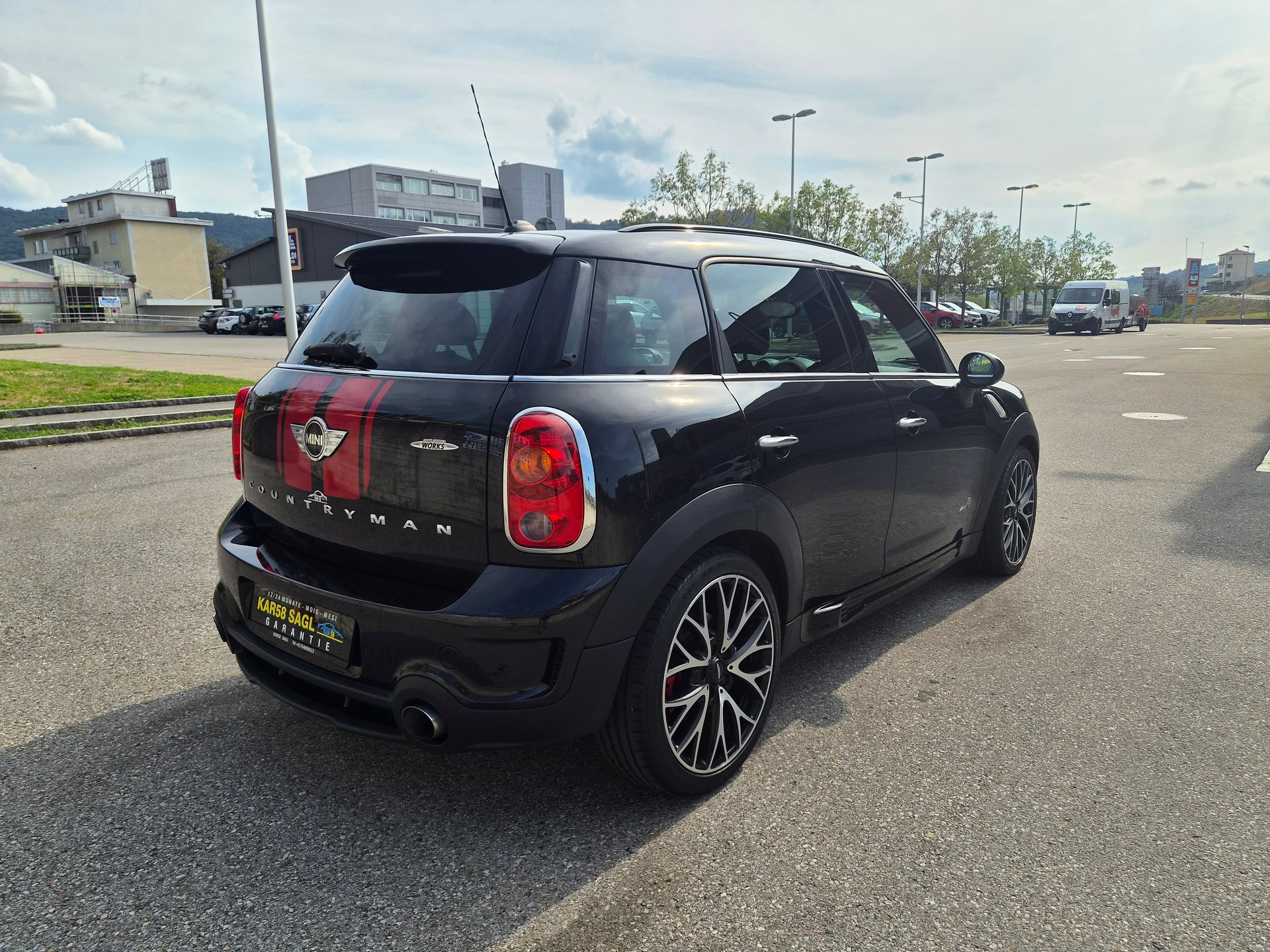 MINI Countryman John Cooper Works ALL4 by Burton Stept.-image-2