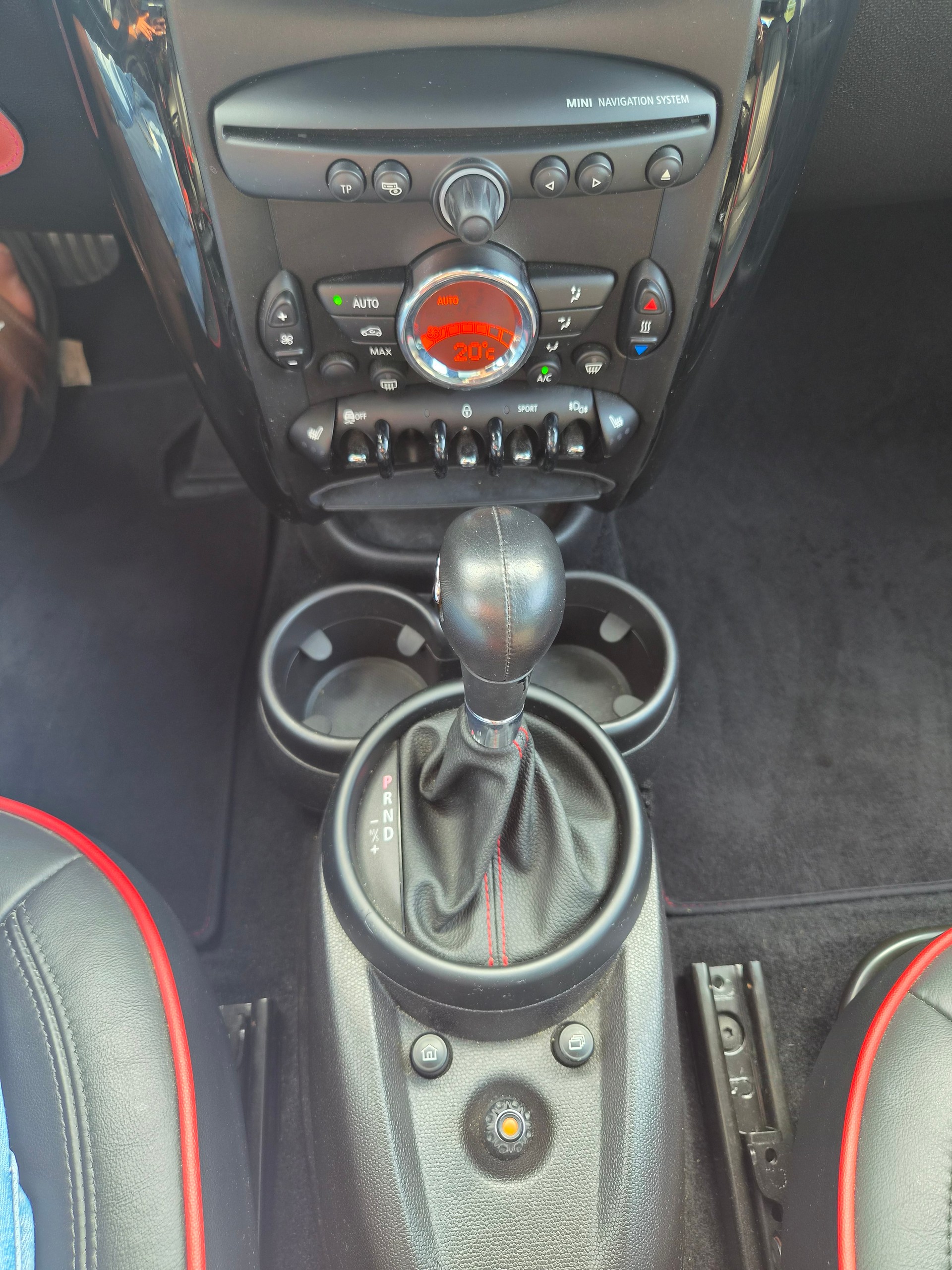 MINI Countryman John Cooper Works ALL4 by Burton Stept.-image-10